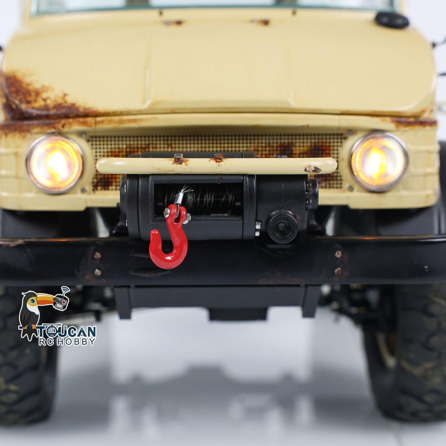 LESU UM406 1/10 Metal RC Off-Road Vehicle 2-Speed Transmission Winch Alloy Wheel Hubs Sound Light System FS I6S Controller for Outdoor Hobbyists