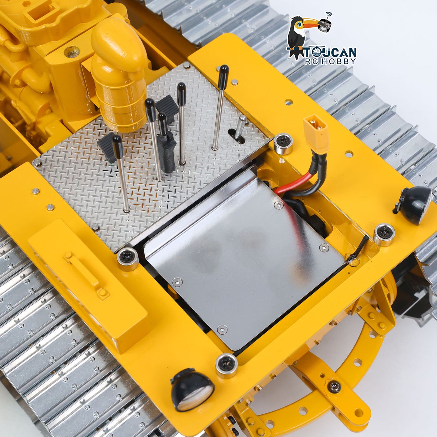 Fast Free Shipping for EU Metal 1/14 RC Hydraulic Bulldozer D7 Remote Control Dozer Model Engineering Vehicle Flysky Radio Light Sound System Battery