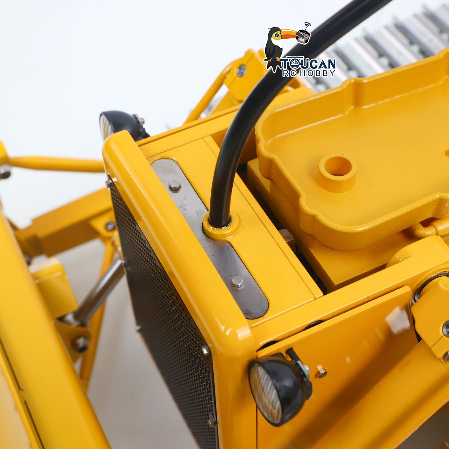 Fast Free Shipping for EU Metal 1/14 RC Hydraulic Bulldozer D7 Remote Control Dozer Model Engineering Vehicle Flysky Radio Light Sound System Battery