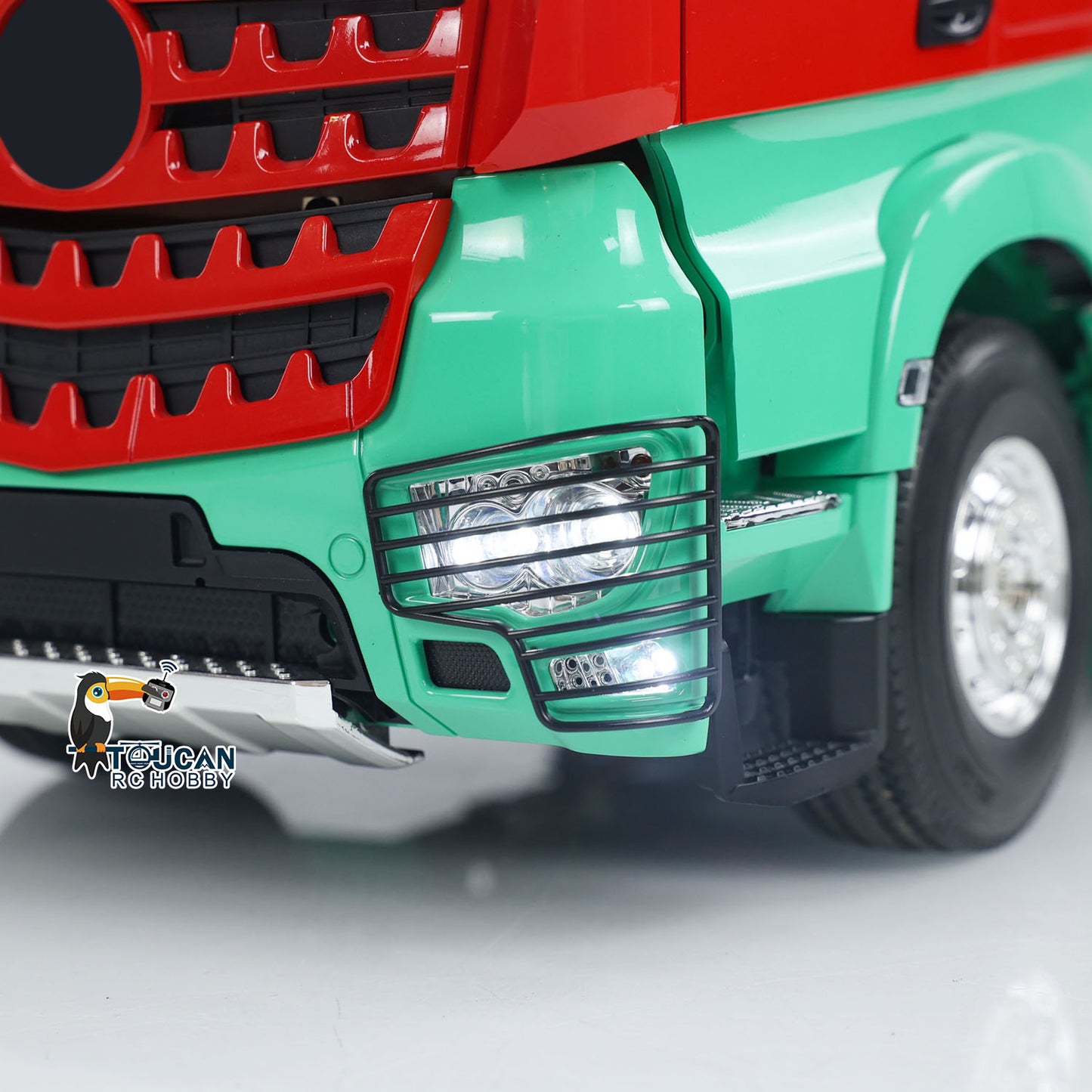 TOUCAN RC HOBBY HHRC 201911 1/14 6x4 Remote Control Tractor Truck 3-speed Gearbox RC Lorry Vehicle Sound & Light System Openable Door