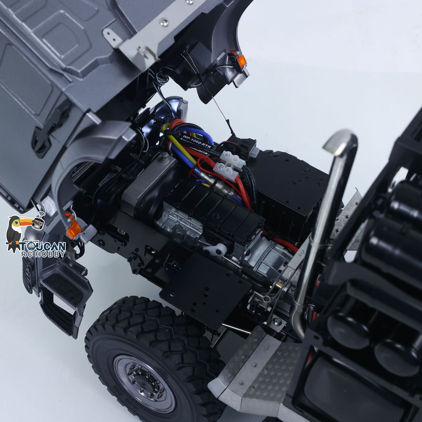 Toucanhobby BZ4663 1/14 Metal 8x8 RC Tractor Truck PNP 3 Speed Transmission Differential Lock Axles Remote Winch ST8 Controller Light Sound for Model Collectors
