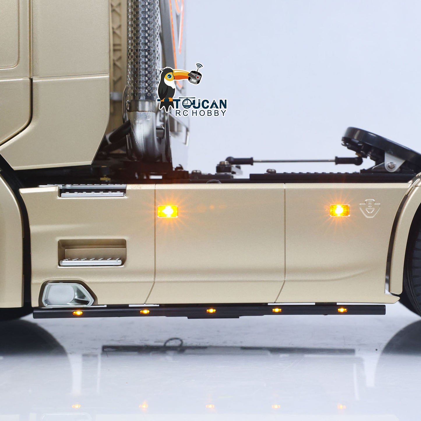 Plastic 1/14 RC Tractor Truck 56379 Remote Control Construction Vehicle Customized by Toucanhobby 4X2 Chassis 3Speed Gearbox Flowing Water Light Smoke Unit ST8 Radio RTR
