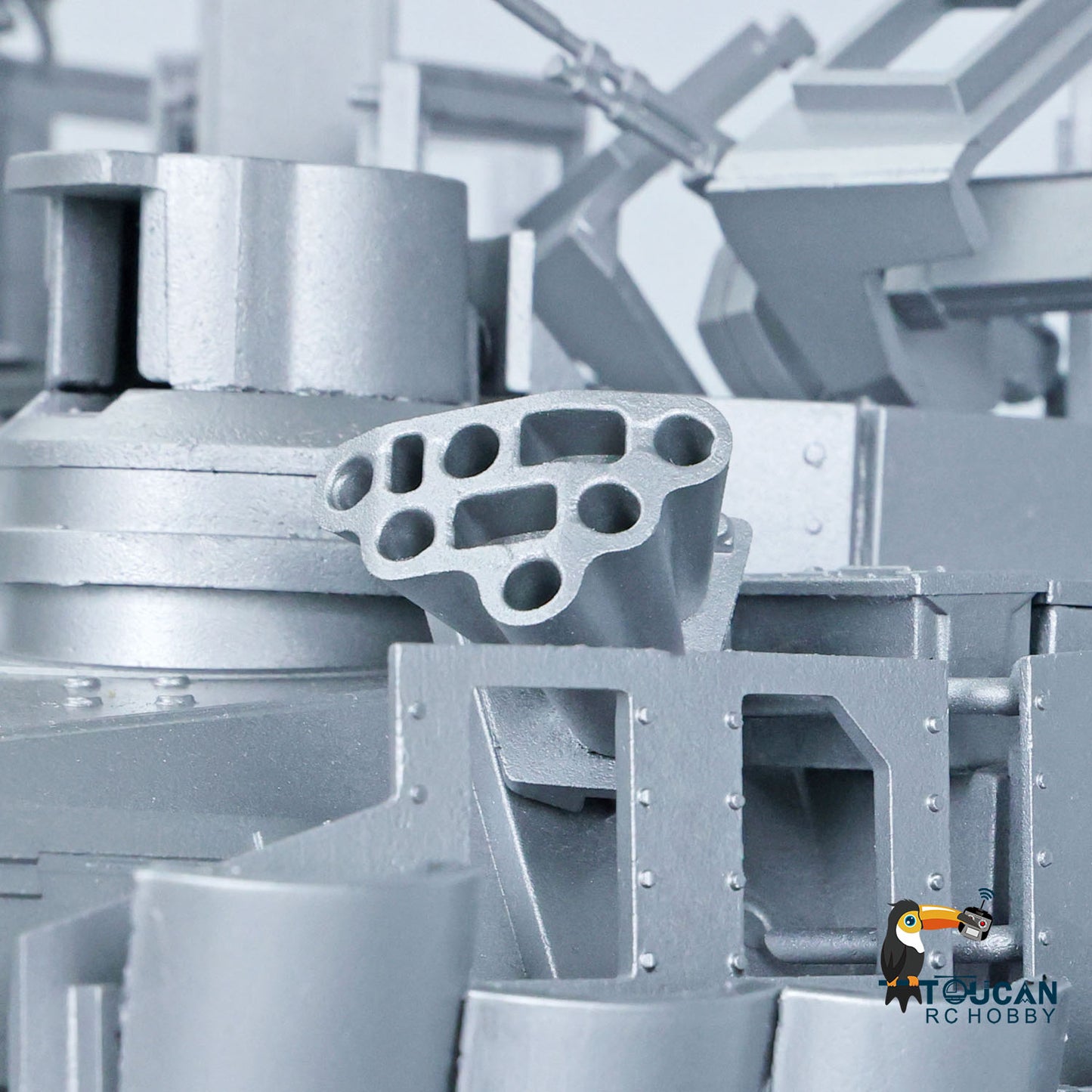 1:16 RC Military Tank 3918 Full Metal Abrams M1A2 TUSK II Ready to Run Remote Controlled Tracked Car Driving Gearbox Barrel Recoil and Lifting System TK16 Mainboard Smoke Unit