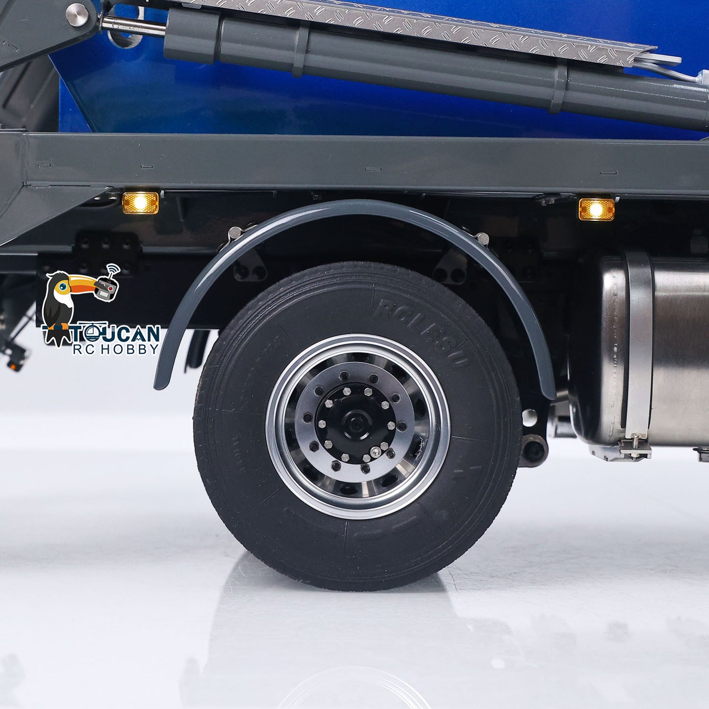 In Stock 3Speed LESU Skip Loader 3363 Metal 4X4 Chassis 1/14 RC Hydraulic Swing Arm Garbage Dump Truck Light Sound Hub Reduction Axle
