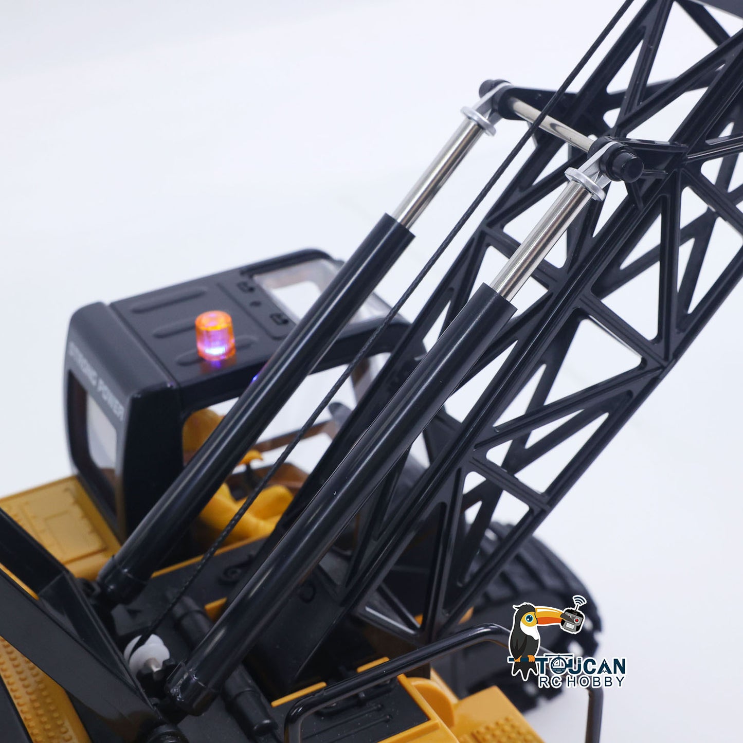 HUINA 572 1/14 Scale RC Construction Crane Truck Tower Excavator Children Toy Gifts Ready to Run Simulated Light Sound Effects