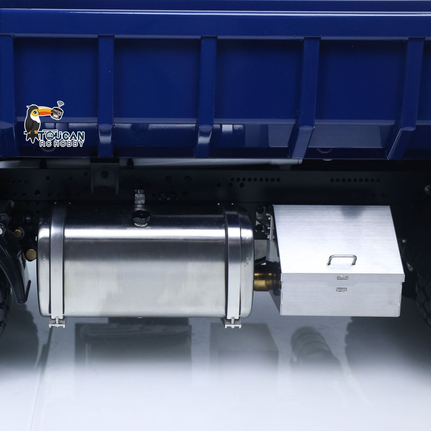 1/14 LESU RC 8x8 RTR Painted and Assembled Metal Hydraulic Crane Dumper Tipper Truck Sound Light System ECS Motor