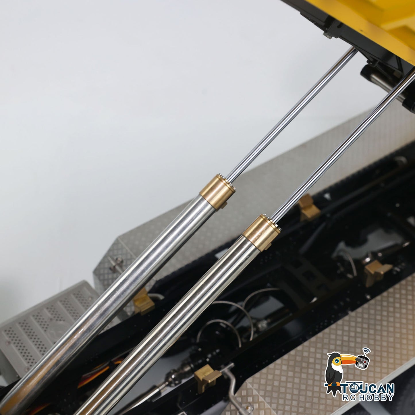 1/14 8x8 RC Hydraulic Dumper Car Roll Off Full Dump Rear Axle Steering with U-shaped High Short Standard Bucket Timber Flatbed