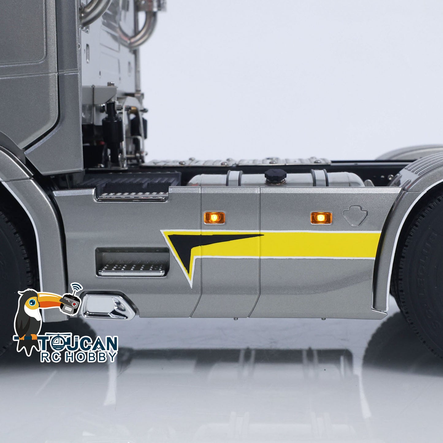 TOUCAN 1/14 RC Tractor Truck 770S RTR 3Speed Lorry 6X6 Metal Chassis Axle Locks Smoke Sound Light Chassis Suspension ST8 Battery