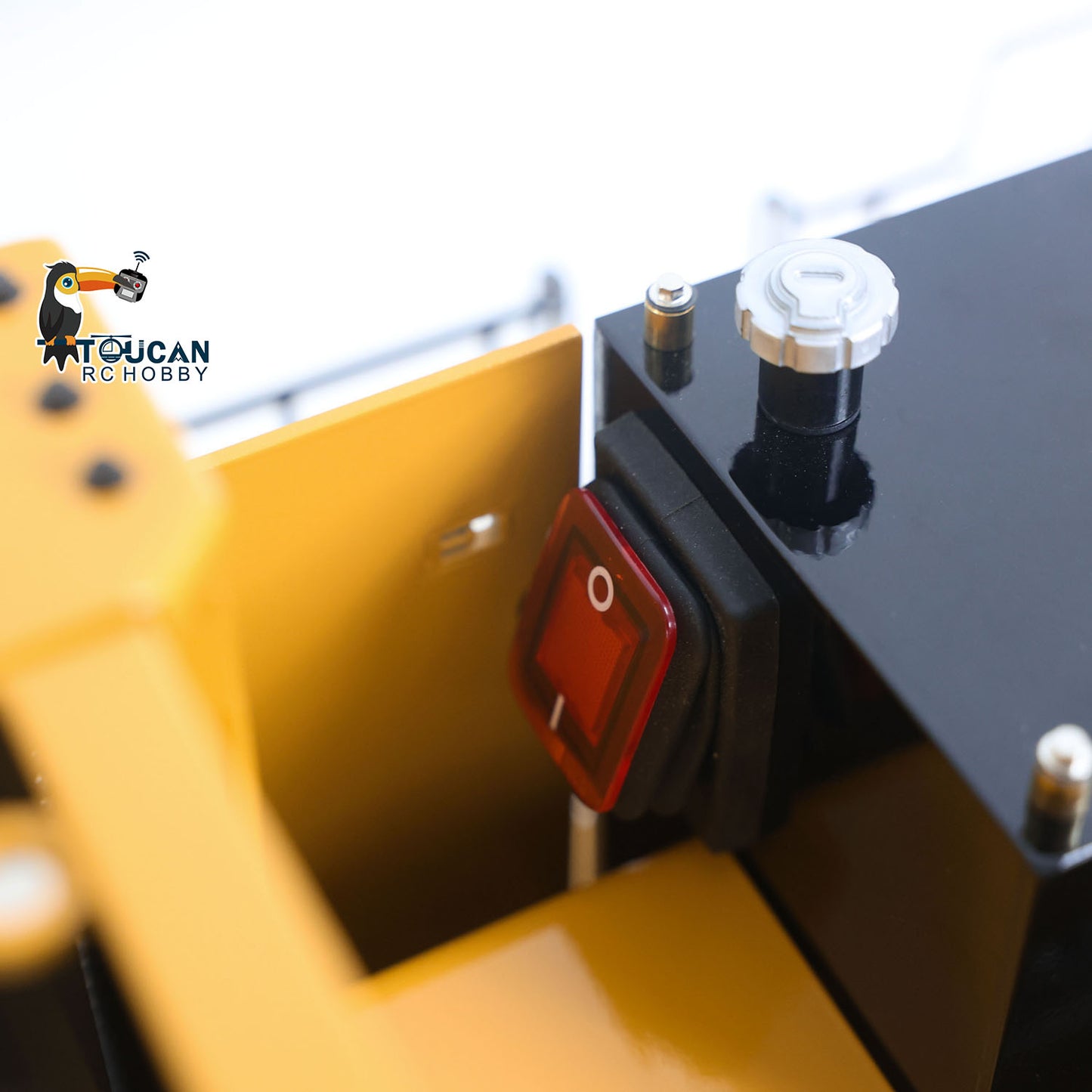 USA Pre-Order by the sea 1/14 Hydraulic RC Metal Excavator 6015B Remote Control Heavy Duty Diggers Model Cab Liquid Crystal Display Light Radio Servo Motor