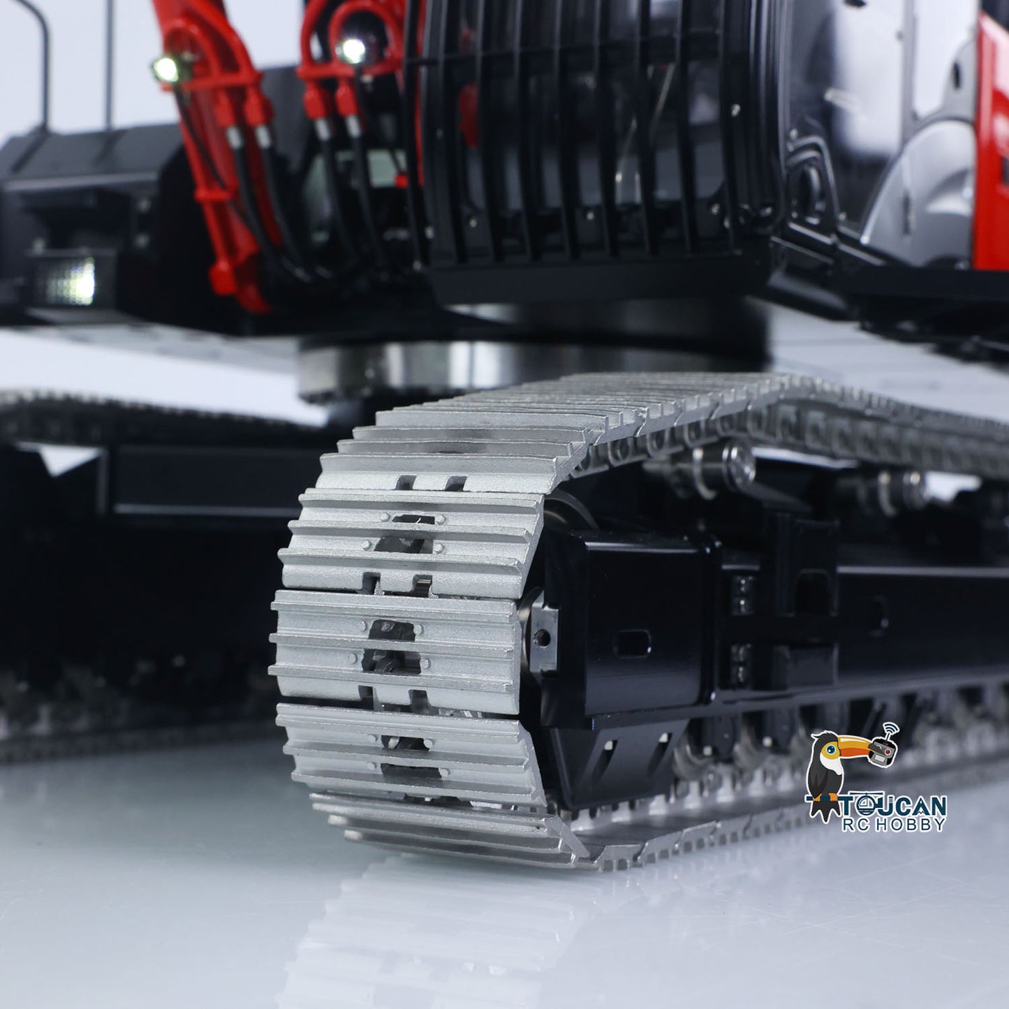 LESU Aoue ZX490 1/14 Metal RC Hydraulic Excavator B0026 6-Channel Directional Valve 360 Degrees Continuous Rotation High-torque Drive Wheels Lighting System
