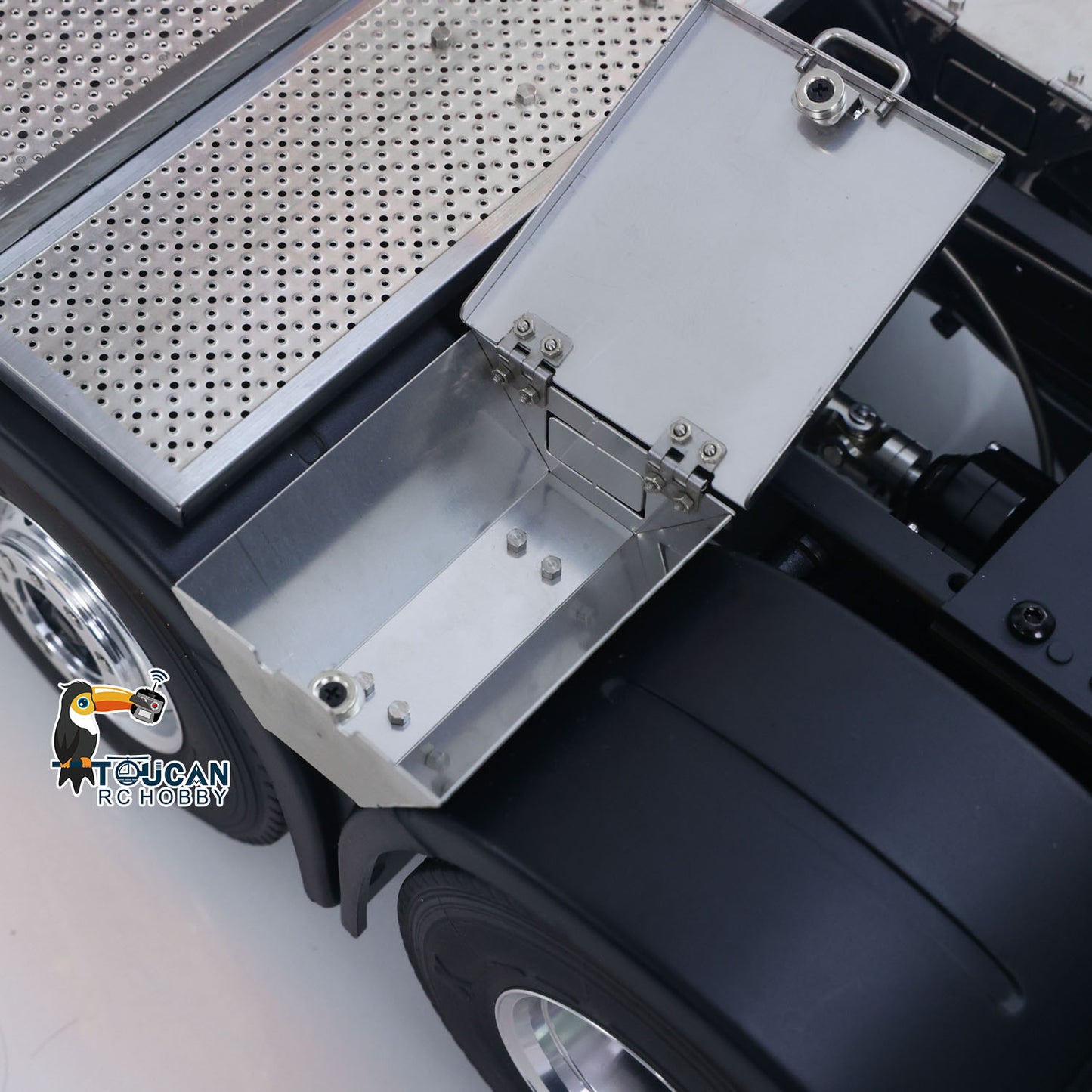 8x8 1/14 Remote Control Tractor Truck TAMIYA 56360 TOUCAN 2Speed Gearbox Light System Sounds Smoke Unit Axle Locks Flysky Radio