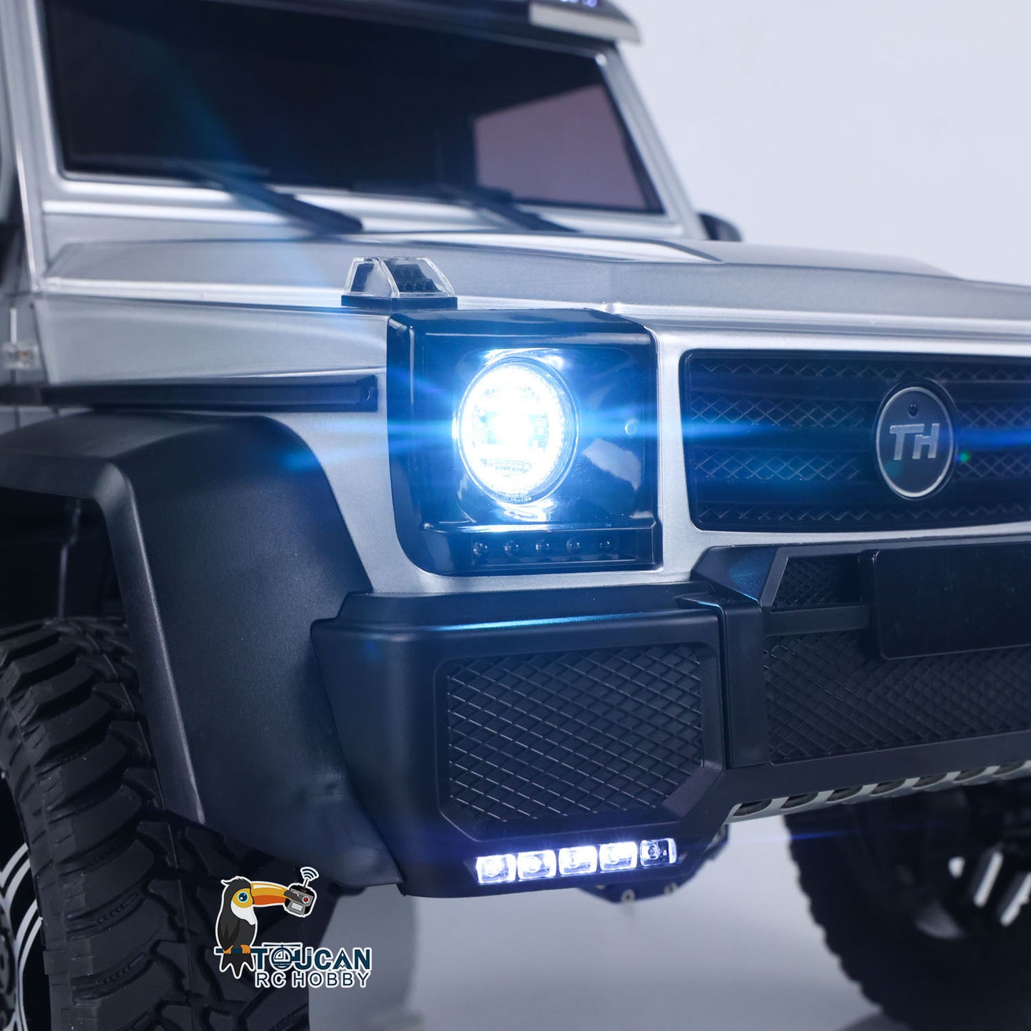 US Stock TRACTION HOBBY 1/8 RC Off Road Vehicle KM5 AWD RWD FWD Remote Control Crawler Lights 80A Brushed ESC Metal Gears Drive Shafts