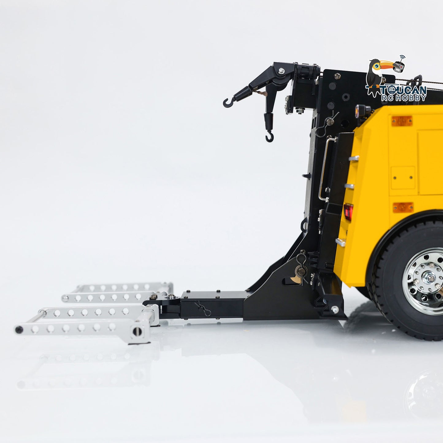 In Stock 1/14 Scale 8x4 RC Wrecker Tow Truck 56362 Remote Controlled Rescue Car Electric Recovery Vehicles 732*199*309mm