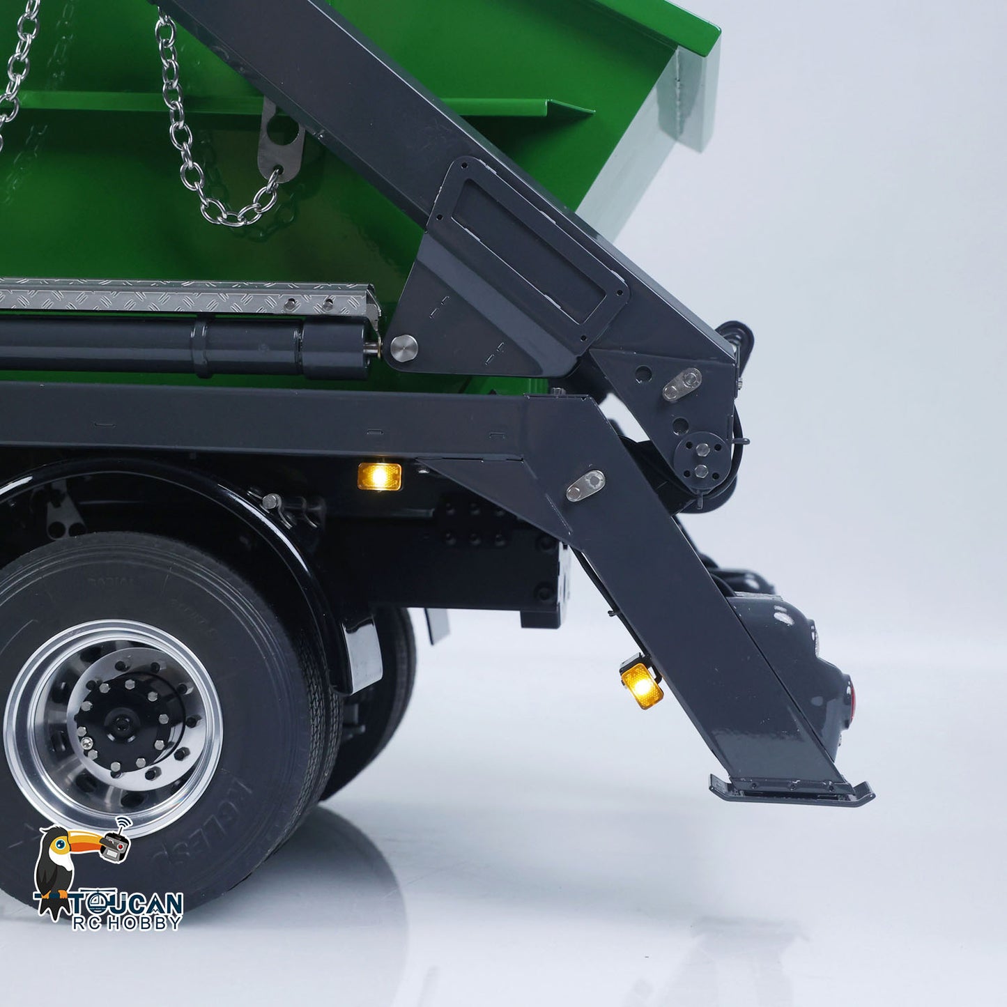 LESU Z0068 1/14 Metal 4x4 Hydraulic Swing Arm Garbage Vehicle 3 Speed Transmission Lock Differential Axles for Backyard Fun