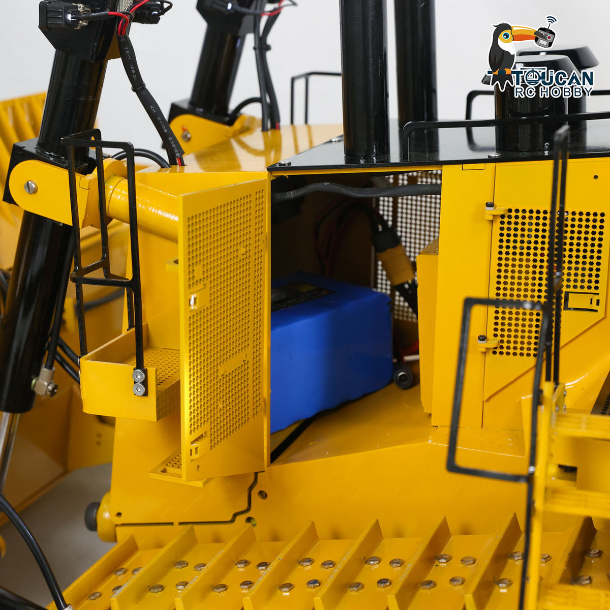 TOUCAN RC HOBBY D11T 1/10 Metal RC Hydraulic Bulldozer PNP 5-Way Valve Dual Pump 3 Rear Plows PL18EV Controller Smoke Light Sound for Model Collectors