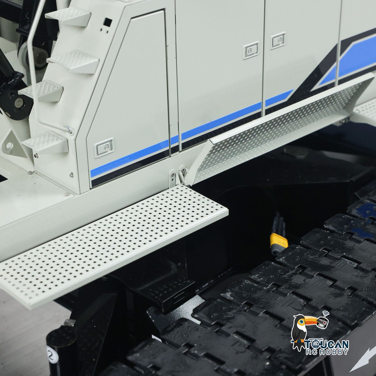 Metal 1/14 RC Hydraulic Crawler Crane C1200 Remote Control Construction Vehicle Flysky PL18 LITE Radio Brushless Motor Battery