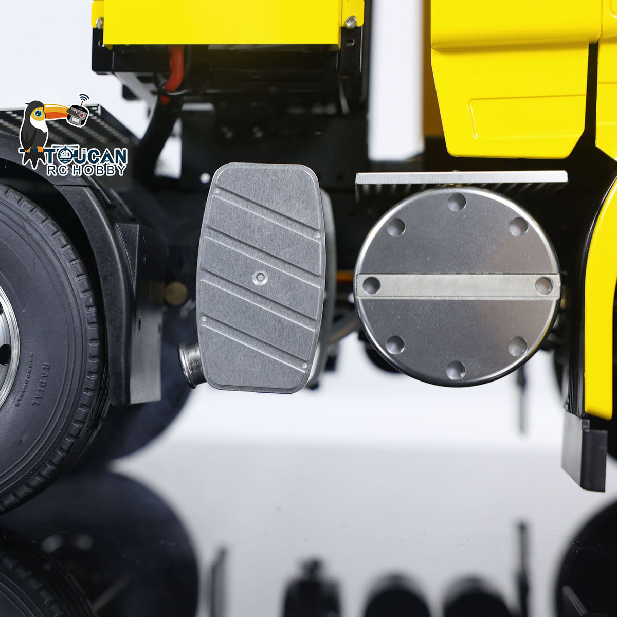 TOUCAN RC HOBBY LESU Metal Chassis 1/14 RC Tractor Truck 8X8 Radio Control Car Model Light Sound
