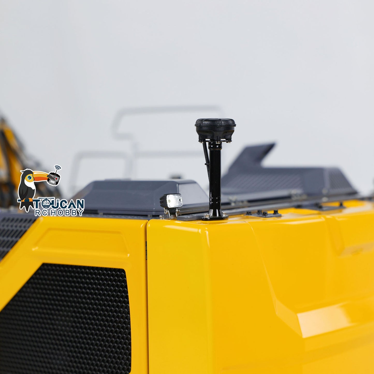 LESU Aoue LR945 1/14 Metal RC Hydraulic Excavator B0017 KIT/PNP CNC 7CH Valve 3-arm Digger LED Lights Electronic Display for Professional Construction Truck Model Collectors DIY