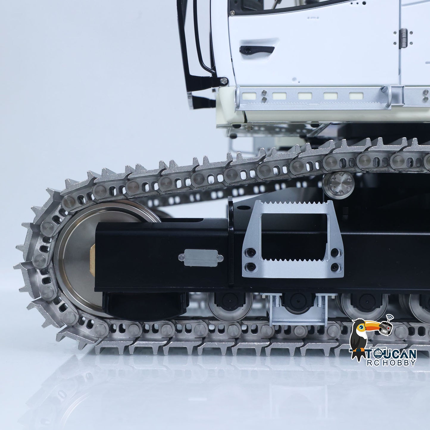 LESU LR956 1/14 Metal RC Excavator B0040 3-arm Hydraulic Digger Brushless Motor Lighting System Dual-Pump Electronic Display Screen for Hobbyists