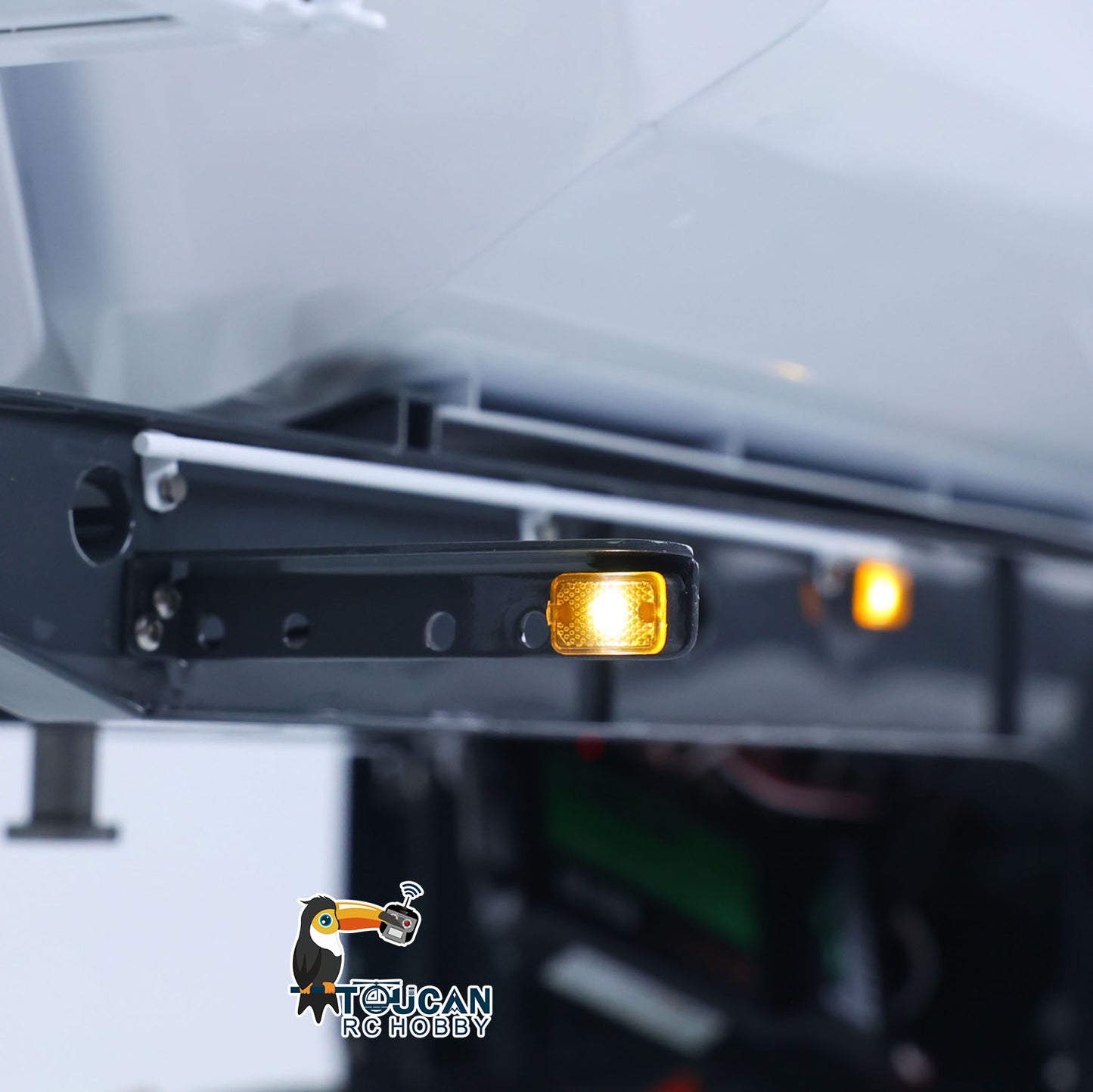 LESU A0069 1/14 Metal RC Trailer with Electric Legs Taillight Clearance Lamp for RC Tractor Truck Construction Vehicle Enthusiast