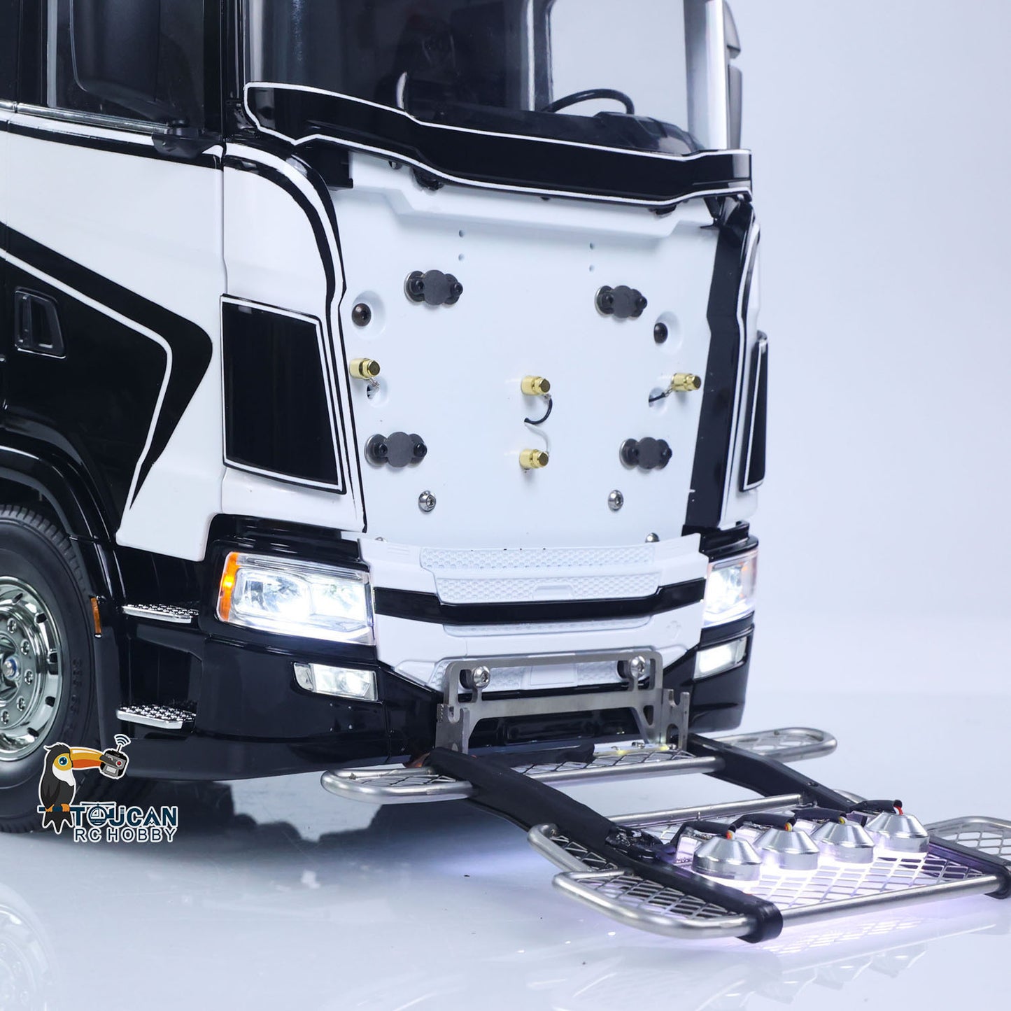 TAMIYA 6x4 1/14 RC Timber Truck SC770S 56360 Remote Control Lorry Car RTR 3Speed Vehicles Smoke Light Sound ST8 Radio Battery