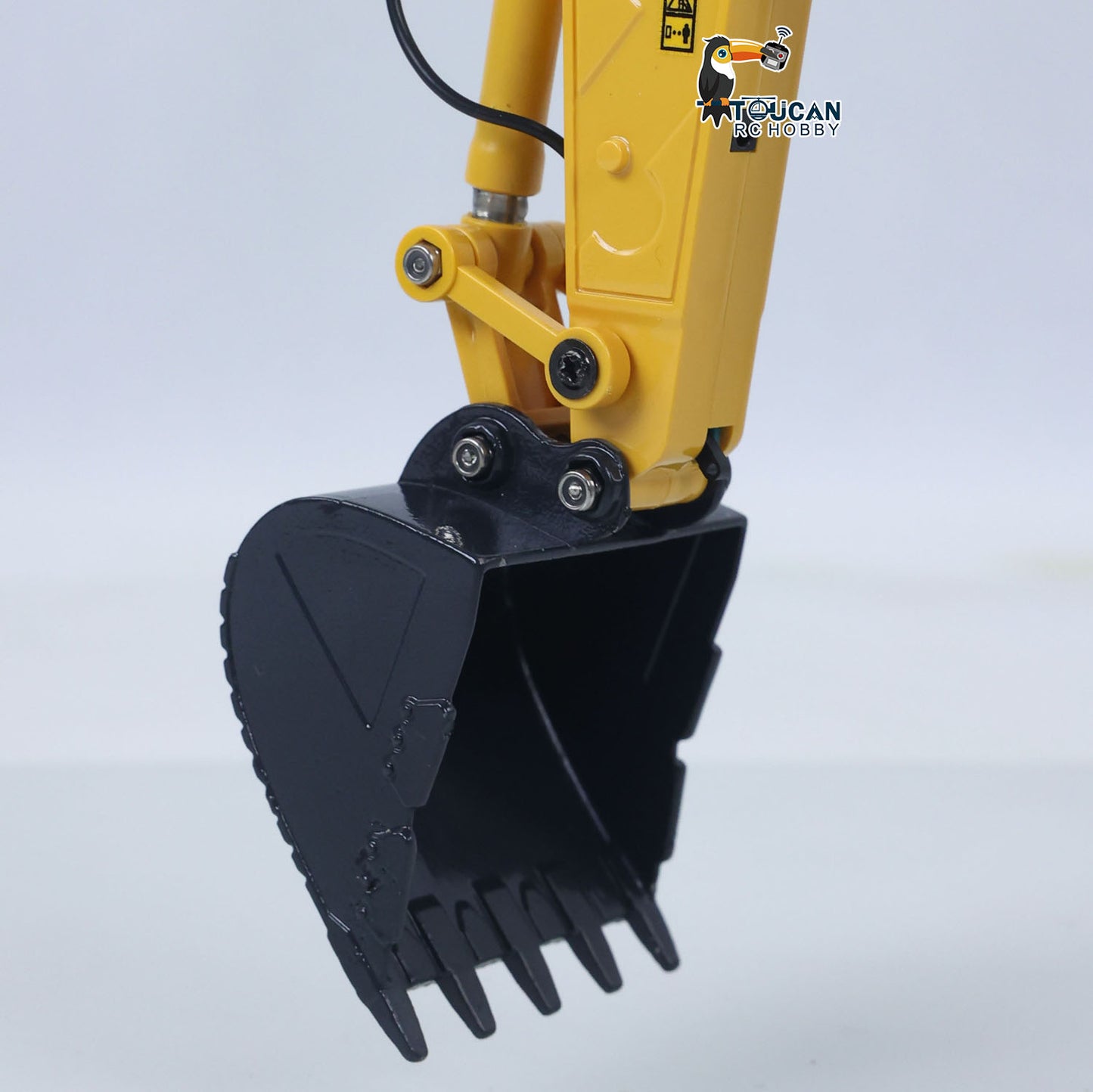 Fast Free Shipping 1/50 RC Digger PC520 Electric Lifting Radio Control Excavator Engineering Vehicle Metal Tracks Lights Sound Small Toy Collection