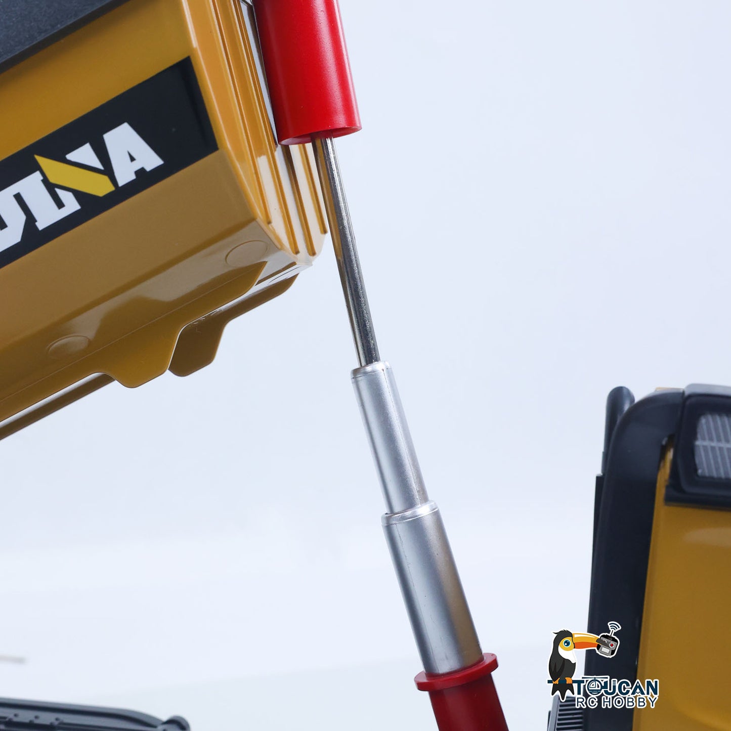 US Stock HUINA 1/14 Electric RC Dump Truck 573 Remote Control Tipper Model Vehicle Flowing Water Light Sound Effect 2.4G Radio Battery