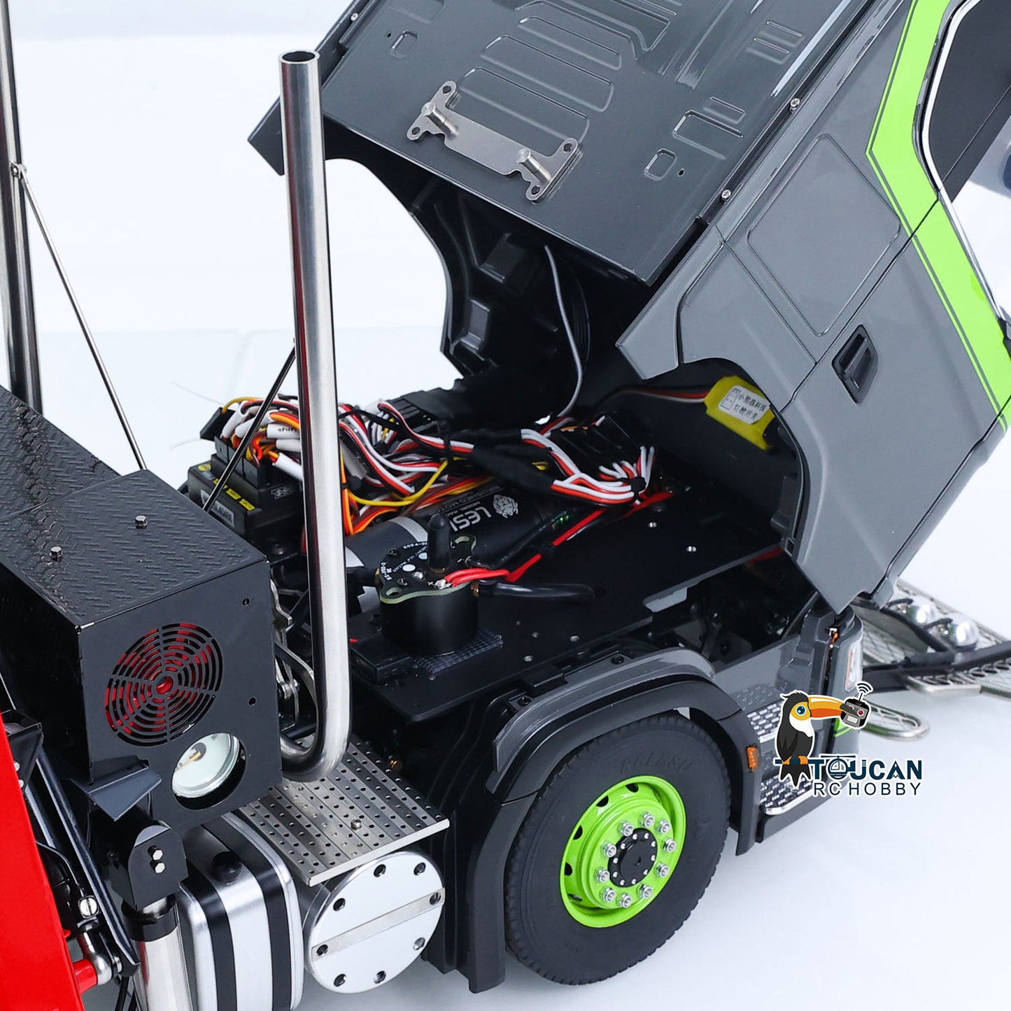 Toucan 1/14 6x6 RC Metal Tractor Truck 3-axle Hydraulic Crane Logging Trailer Light Sound Smoke System Customized Lorry Vehicle for Model Collector
