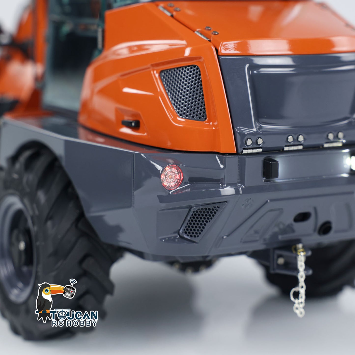 LESU AOUE AT1050 1/14 Metal 4X4 RC Hydraulic Telescopic Arm Loader Sound Light System Fork Bucket for Construction Vehicle Enthusiast