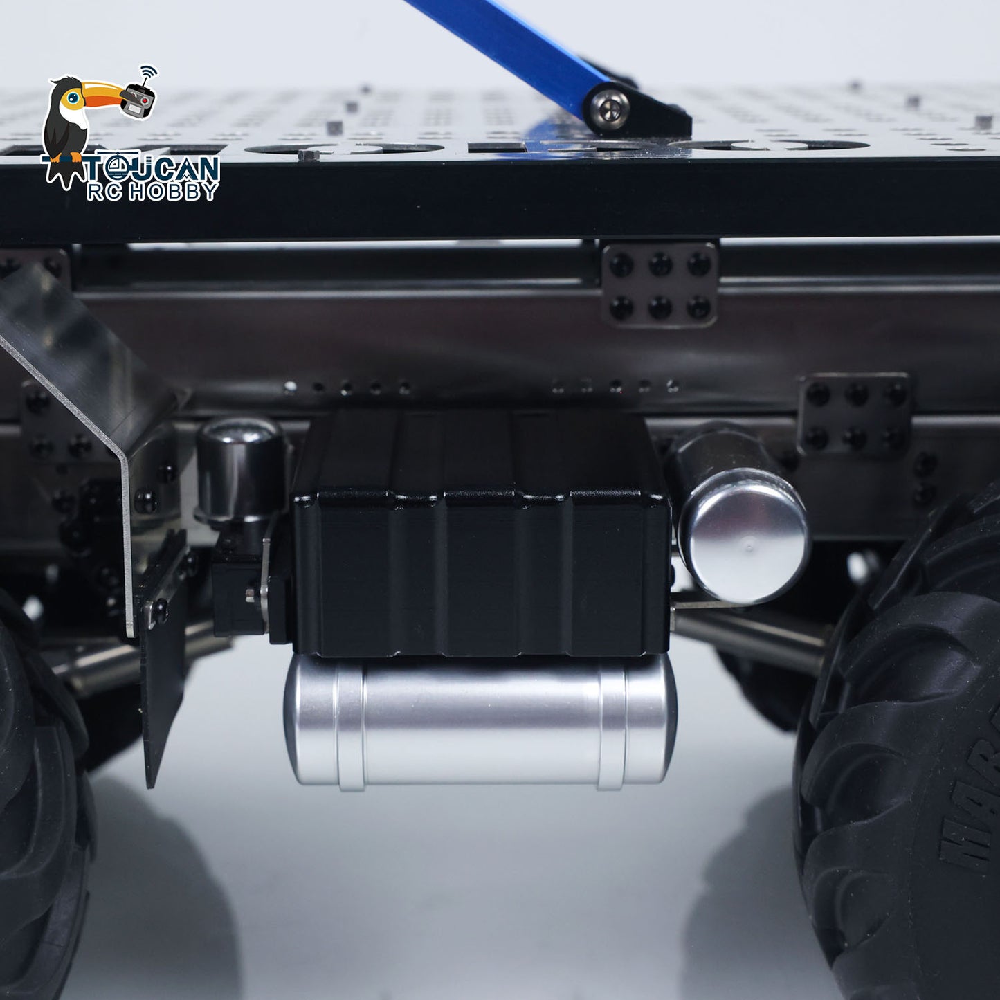 MODO 1/14 Metal 8x8 RC Crawler Car PNP FlySky ST8 Radio Controller Light Sound System Electric Winch Differential Lock 2-speed gearbox for Enthusiast