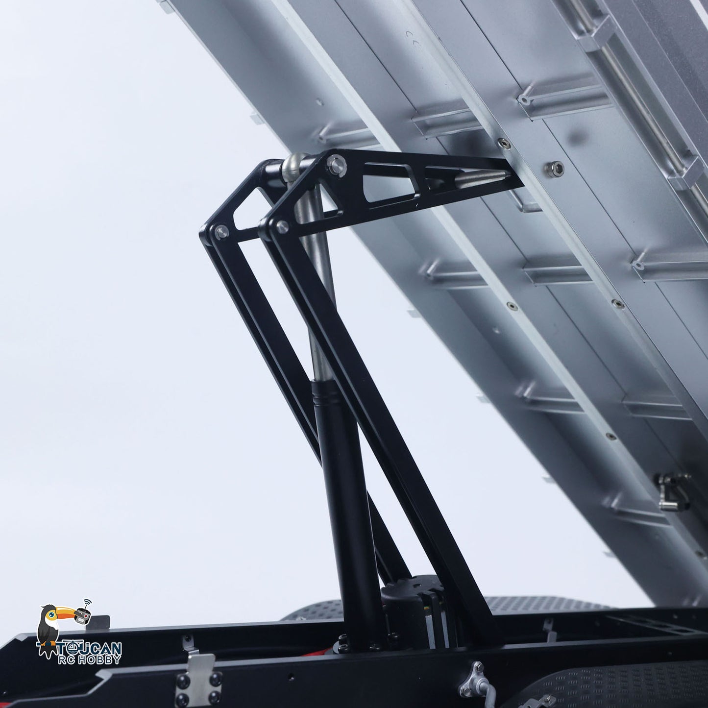 Fast Free Shipping 2.4G RC Electric Lifting Dumper 5702 Model 1:14 6*6 Remote Control Tipper Lifting Rod Vehicle Sound Light Motor RTR Car Toy