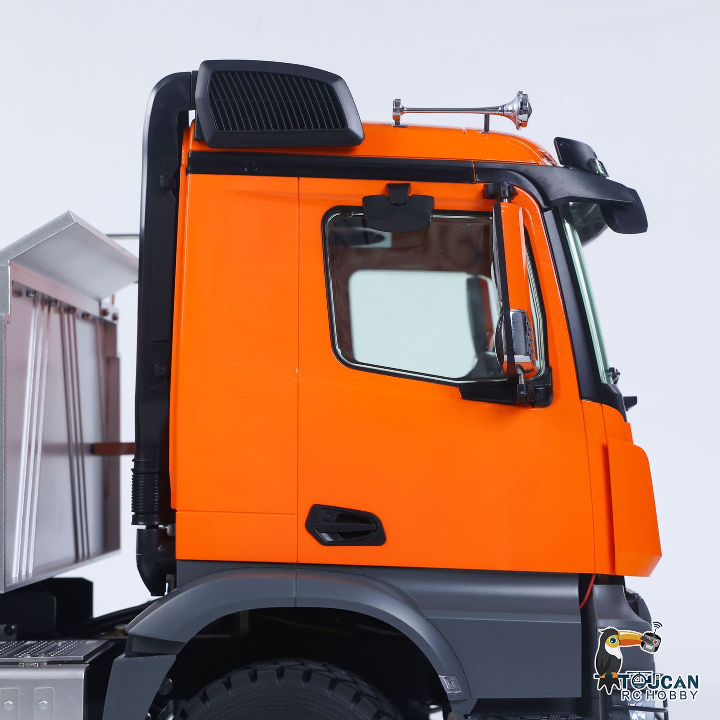 Fast Free Shipping 1/14 2.4G Remote Control Electric Lifting Dumper 5702 Model 6*6 Tipper Vehicle 2Speed Sound Light Motor RTR Car