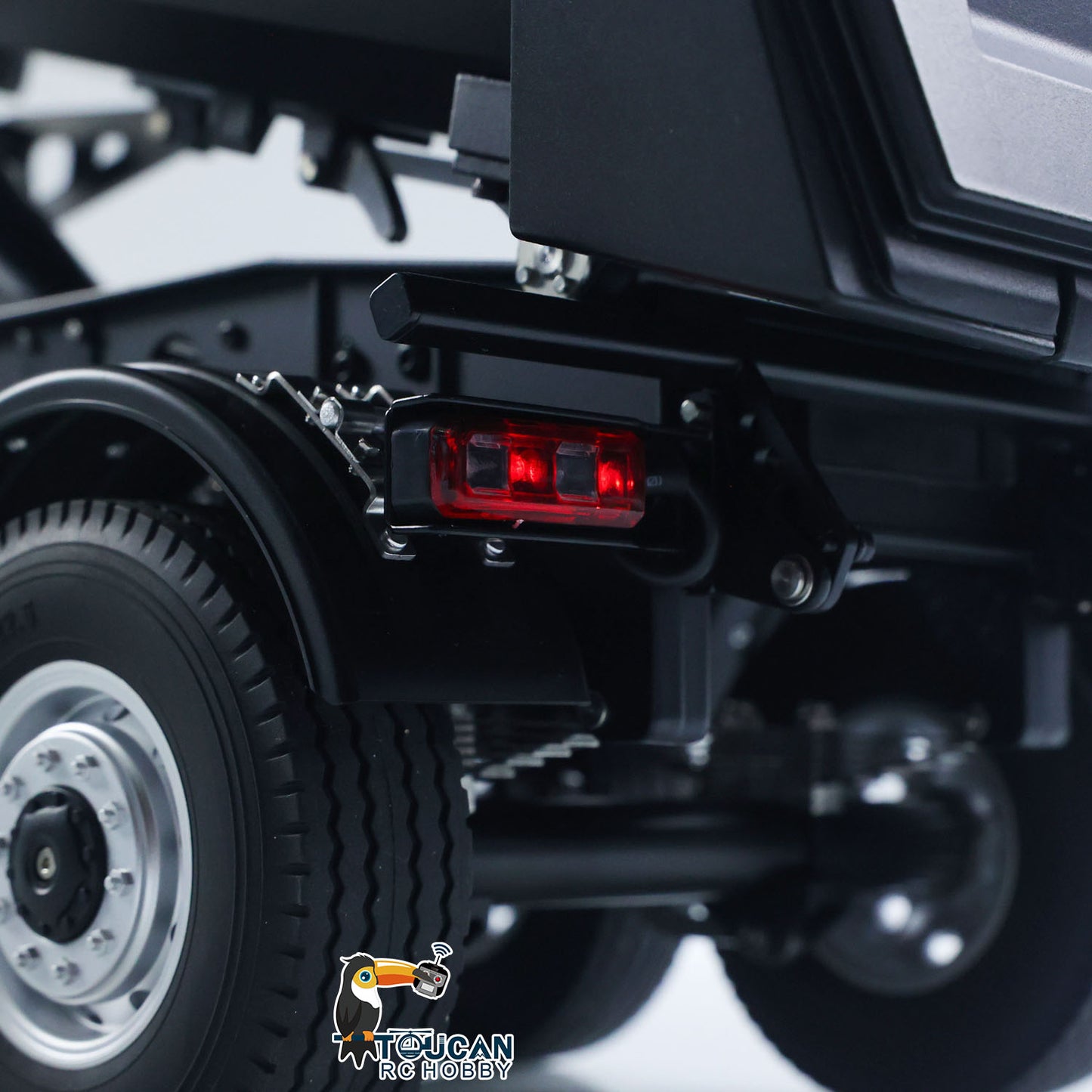 Fast Free Shipping Kabolite 1/14 Metal Remote Control 3Axles Electric Lifting Semi Trailer Dumper for RC Tractor Truck 770S 100 Battery Charger