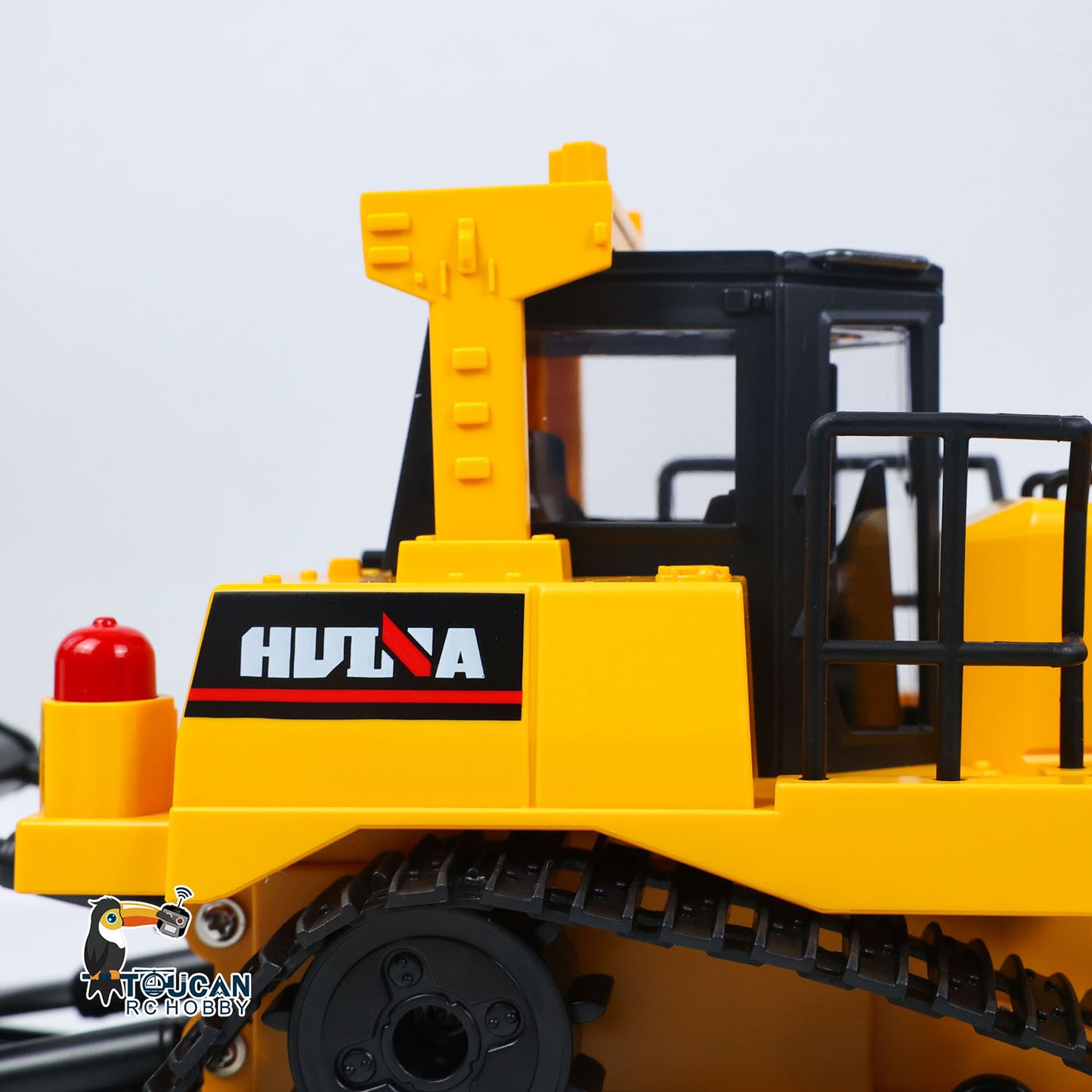 HUINA 1/16 Electric Remote Control Bulldozer 1554 RC Dozer Finished Model Metal Ripper Light Effect Battery Ready to Run