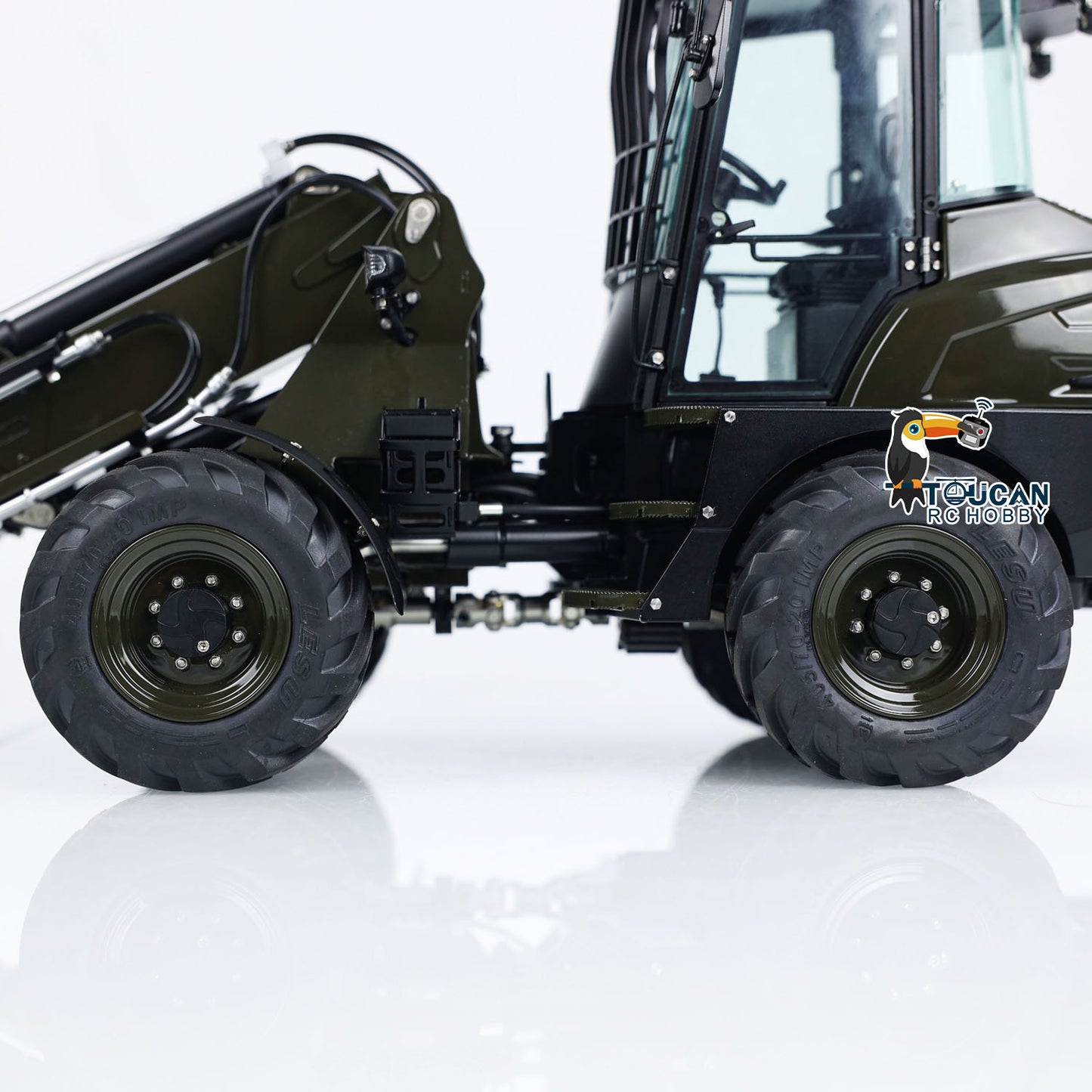 LESU AOUE AT1050 1/14 Metal 4X4 RC Hydraulic Telescopic Arm Loader FlySky I6S Radio Controller Fork Bucket Sound Light System