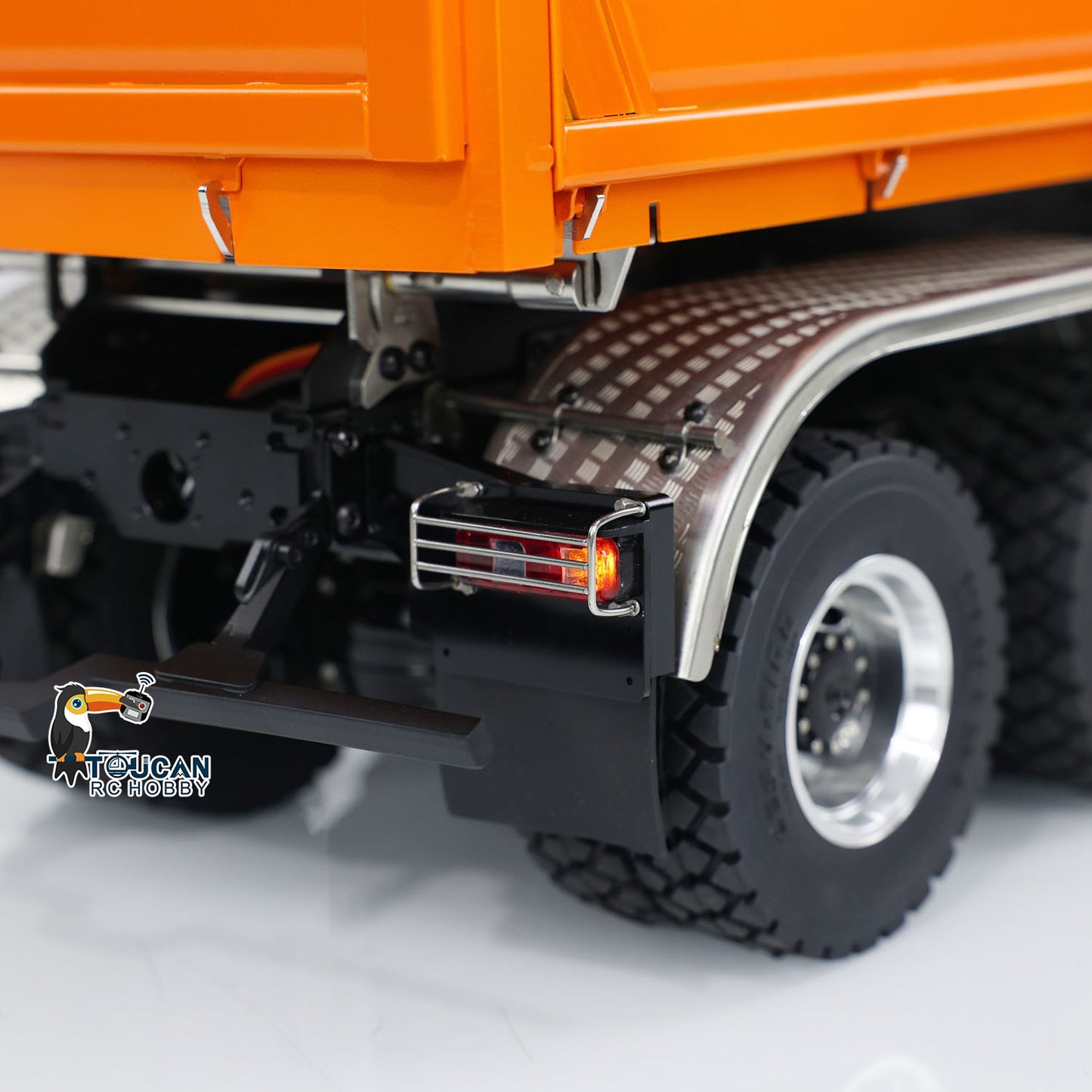 Customized LESU Metal 6x6 1/14 RC Hydraulic Equipment Dumper Car 3-way Radio Controlled Dump Truck Construction Vehicle DIY Model