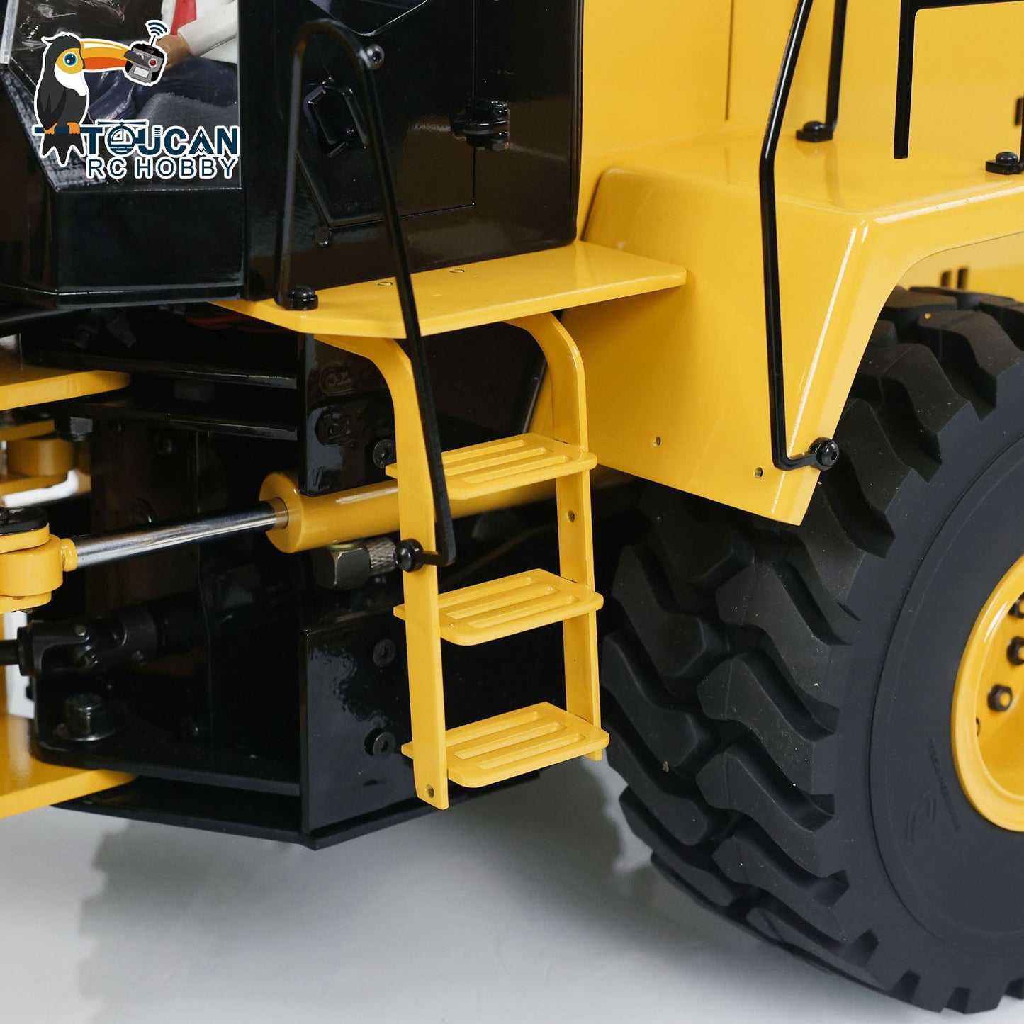 1/14 Scale Metal 470 Hydraulic RC Heavy-duty Loader Radio Control Construction Vehicle Smoke Sound Light Painted Assembled Wheel Loader Model
