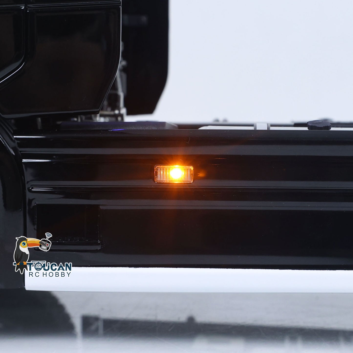 In Stock Unitru 05 770S 1/14 RC Tractor Truck 4x4 Metal Chassis RTR 3Speed Gearbox Remote Control Lorry Car Smoke Light Sound ST8 Battery