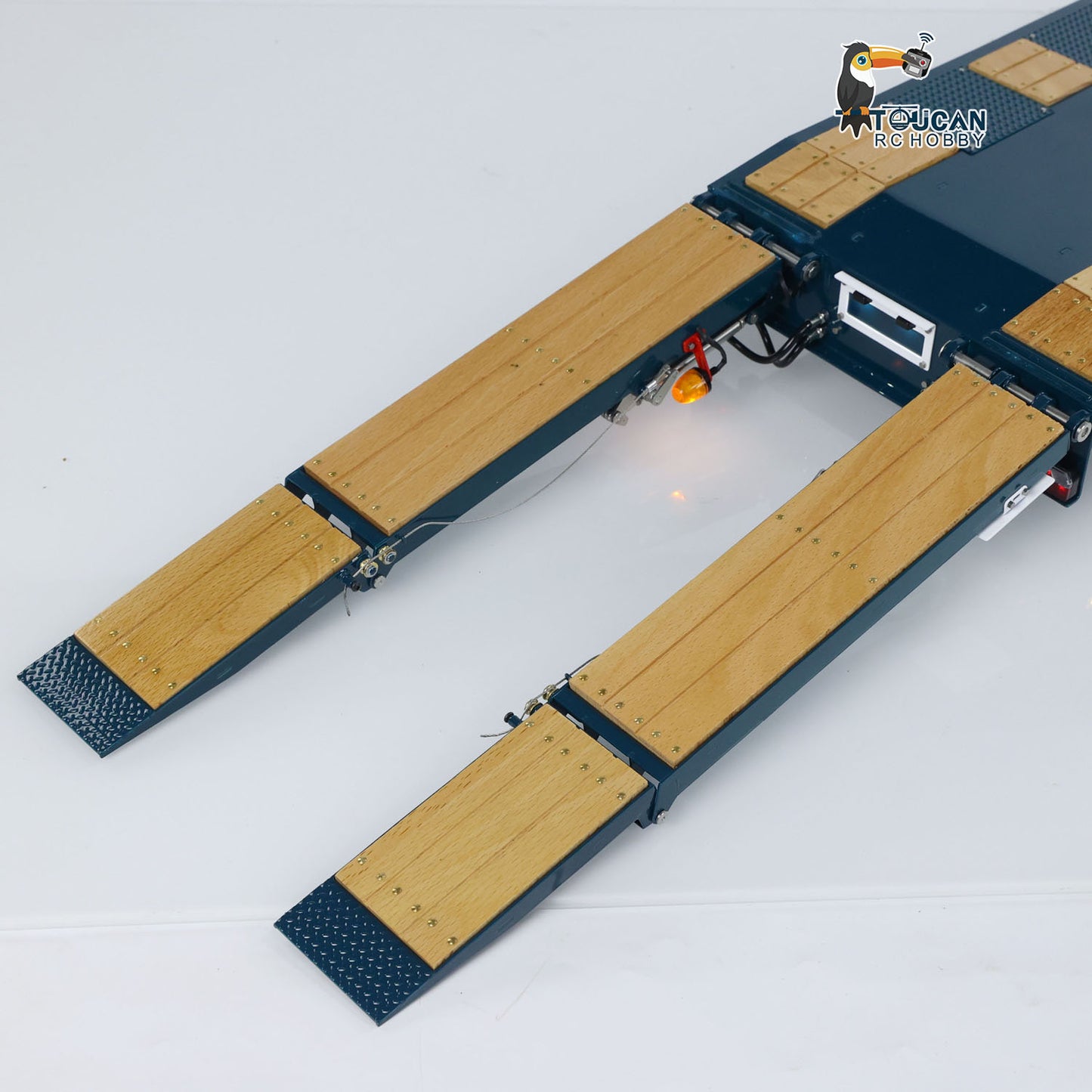 LESU A0041 1/14 Metal Trailer Hydraulic Lifting Tailboard with Landing Legs 3 Axles Chassis for RC Tractor Truck DIY Construction Model