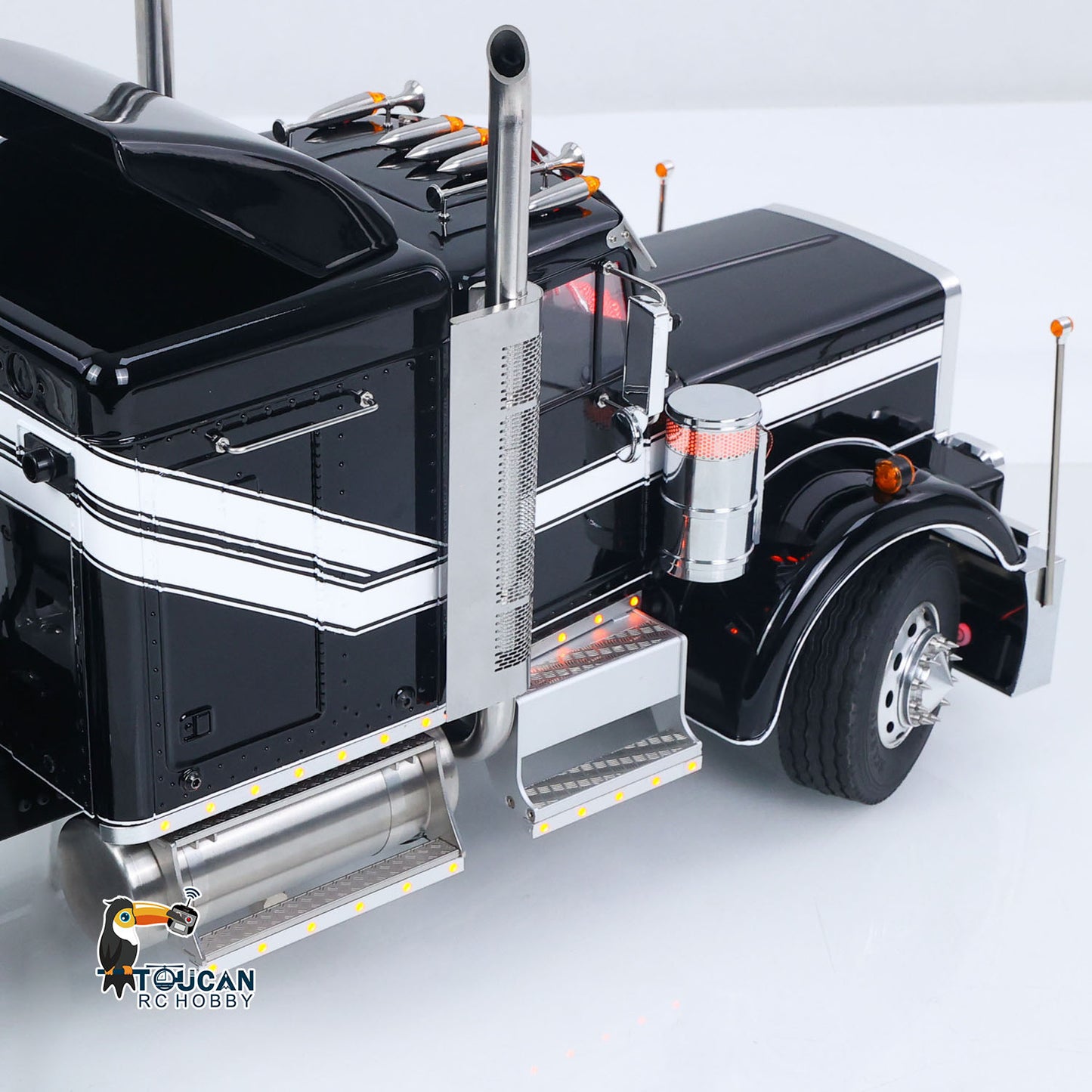 TOUCAN RC HOBBY 56344 Grand Hauler 1/14 8X6 Metal Chassis RC Tractor Truck 3-Speed Liftable Axle Differential Lock Light Sound Smoke