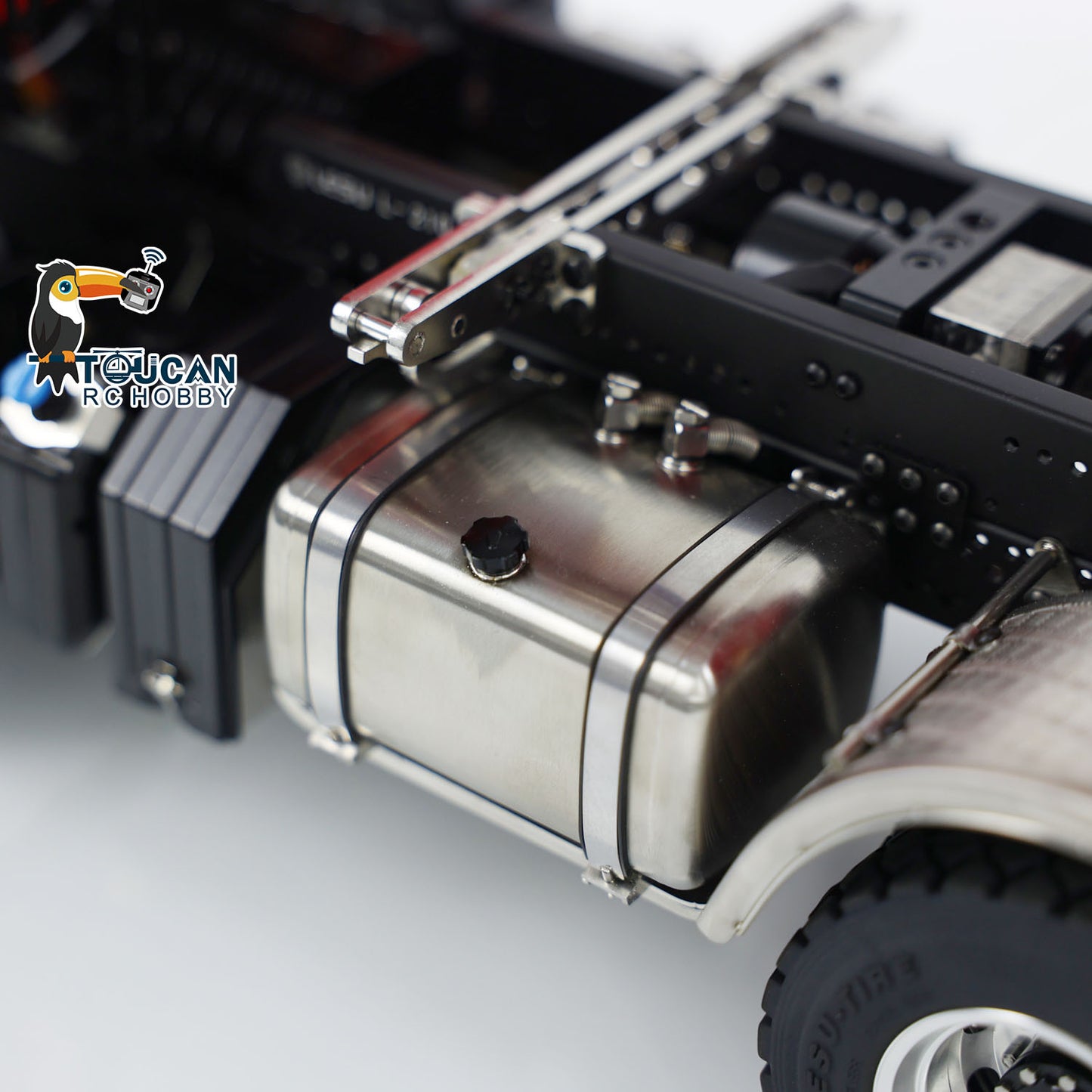 LESU A0009 1/14 Metal 3 Ways 6x6 RC Hydraulic Dump Truck with 3 Speed Transmission Differential Lock for Construction-Themed Courses
