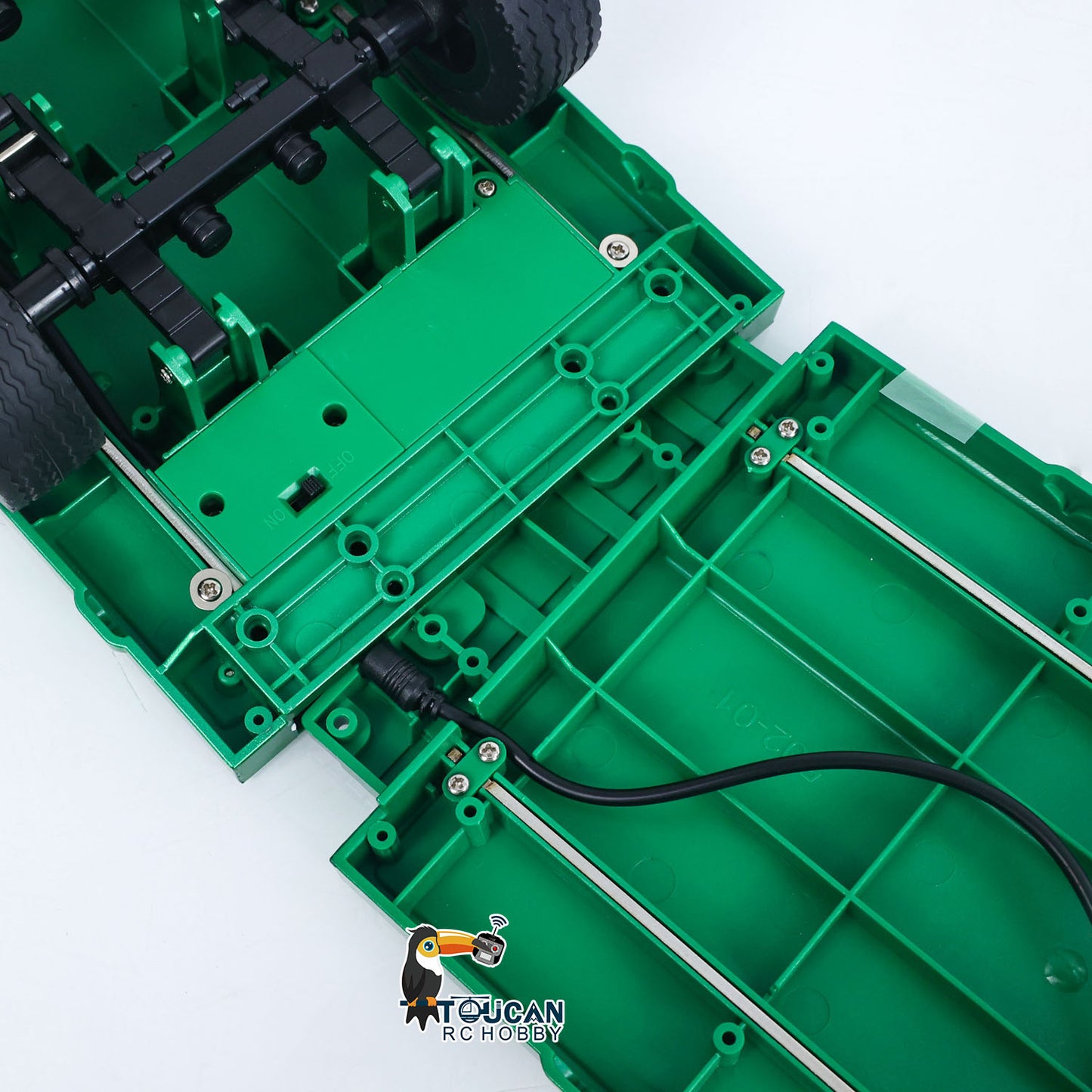 US Stock HUINA 1/18 Plastic Flatbed Semi Trailer 1502 for Radio Controlled Tractor Truck 1501 Electric Support Legs Battery No Light