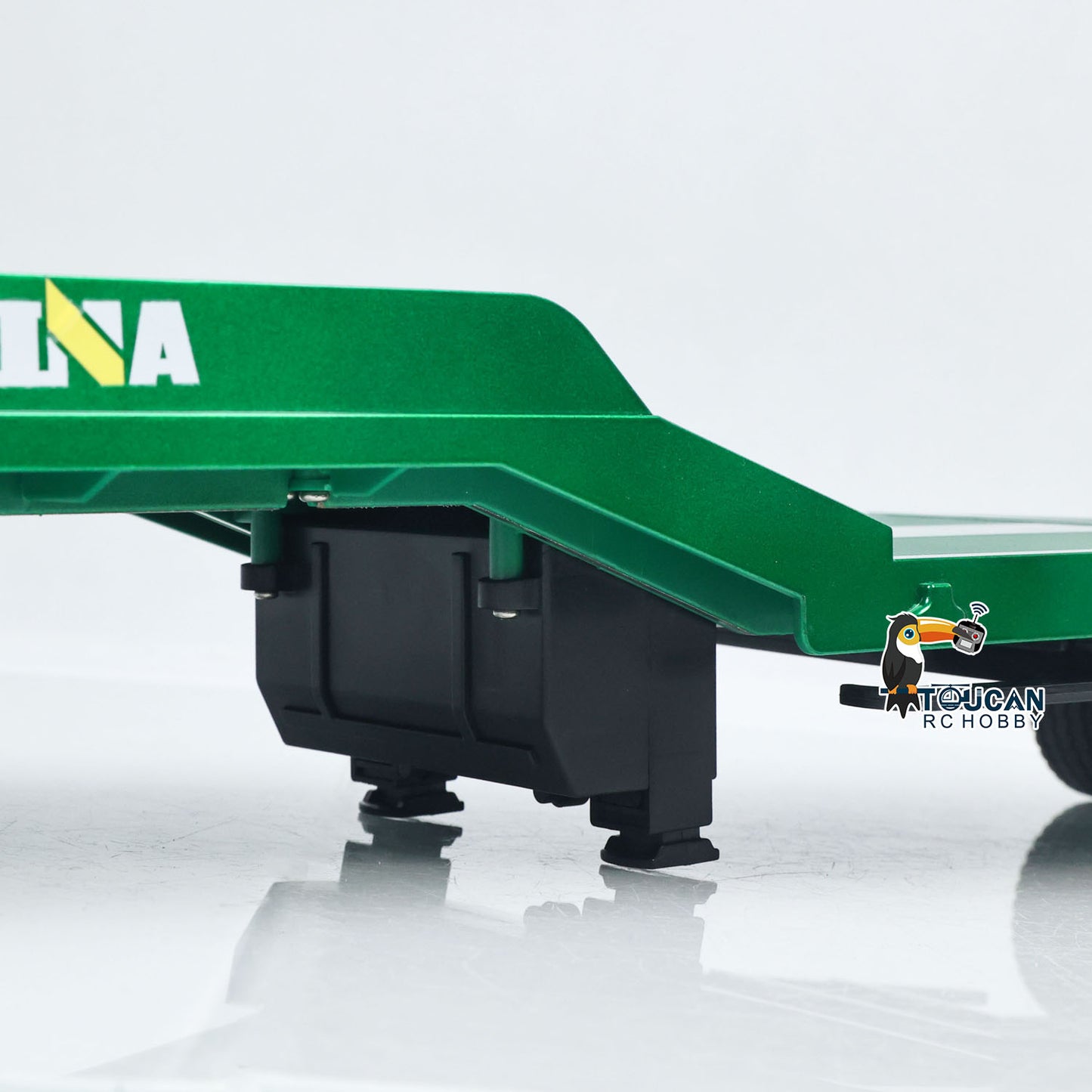 US Stock HUINA 1/18 Plastic Flatbed Semi Trailer 1502 for Radio Controlled Tractor Truck 1501 Electric Support Legs Battery No Light