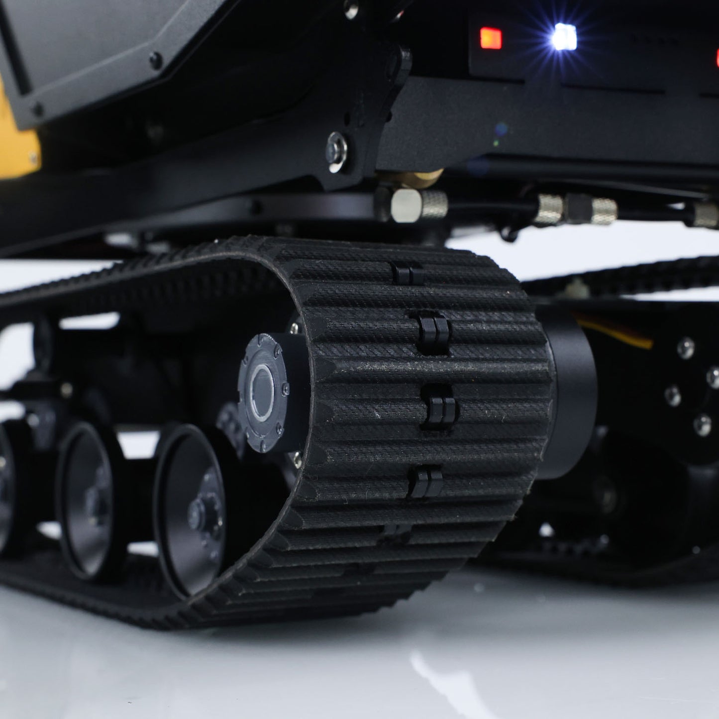 Metal 1/14 RC Hydraulic Crawler Dump Truck T14R Radio Controlled Tracked Tipper RTR Construction Vehicle ST8 Light Sound Battery