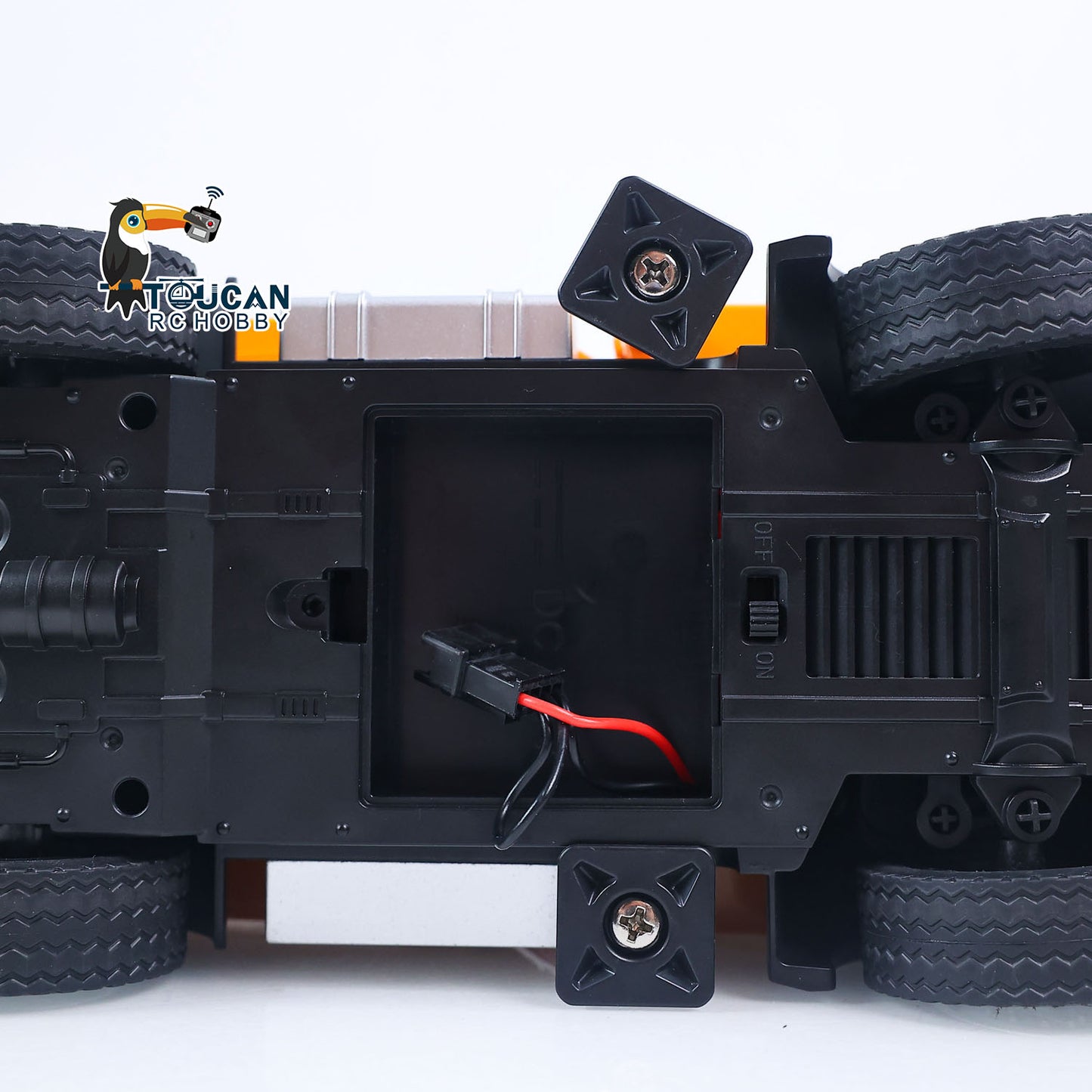 HUINA 1/18 Remote Control Concrete Pump Truck 1381 Engineering Vehicle Finished Model RTR Manual Support Leg Light Sound Effects