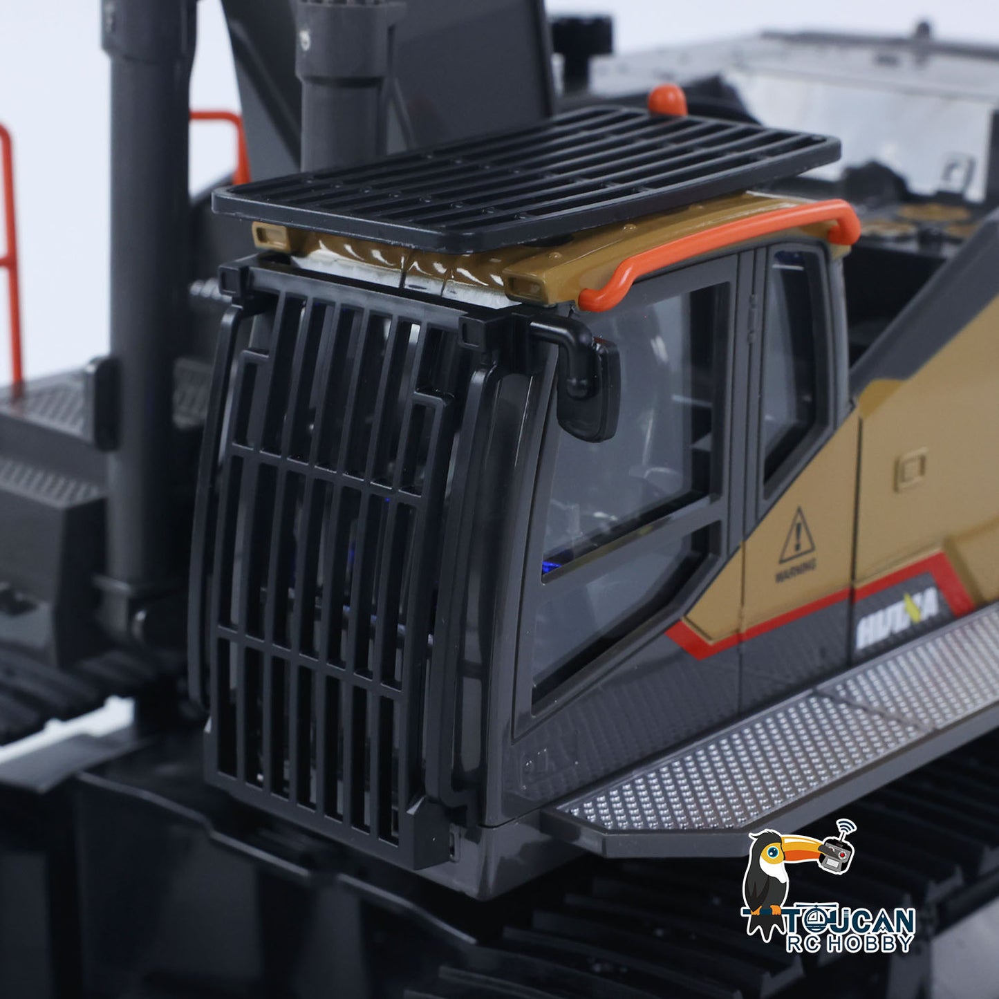 In Stock HUINA Toy 1/14 RC Tracked Excavator Car Ready To Run 592 Model Assembled Painted Gifts 2.4Ghz Radio Light Sound Tracks Battery