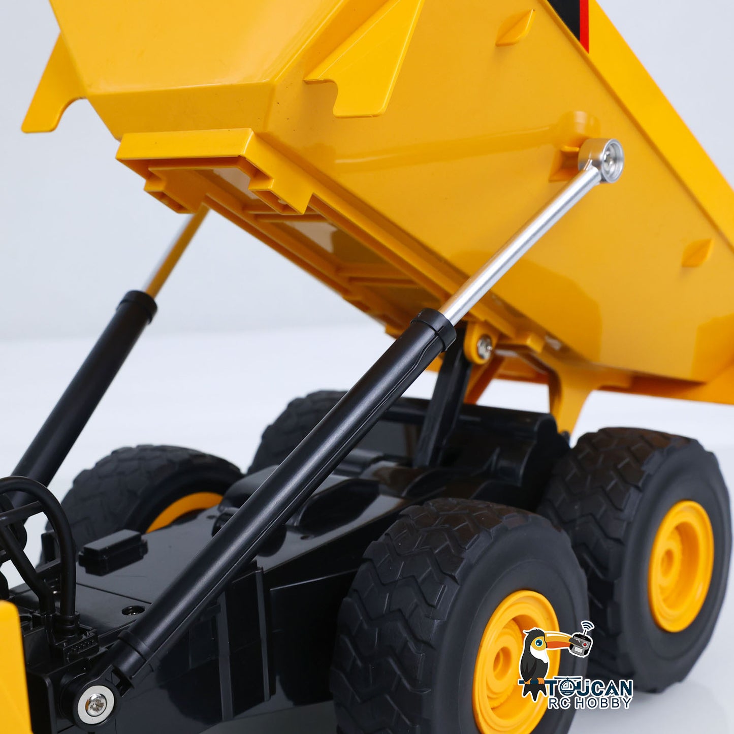 TOUCAN RC HOBBY HUINA 553 1/16 Half Metal Electric Remote Control Dump Truck RC Construction Vehicle Tipper Lights Sounds Effect RTR Model