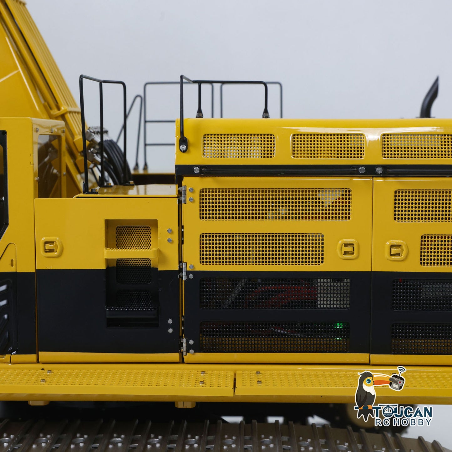 In Stock LESU 1/14 Metal Hydraulic RC Excavator C374F Remote Control Heavy Construction Digger Model Paladin PL18EV LITE 6CH Valve Sound Light Battery LCD Screen Motor