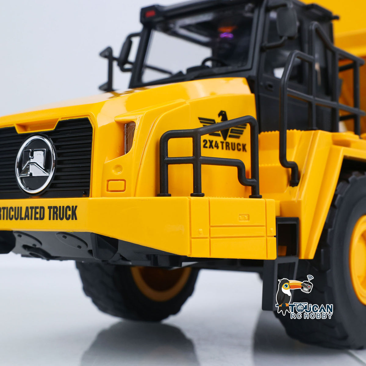 TOUCAN RC HOBBY HUINA 553 1/16 Half Metal Electric Remote Control Dump Truck RC Construction Vehicle Tipper Lights Sounds Effect RTR Model