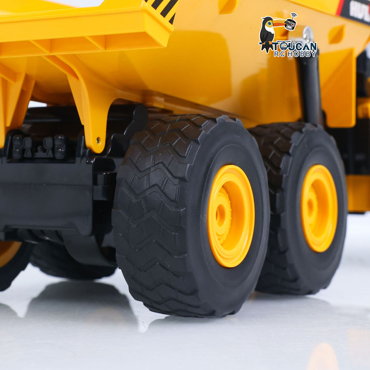 TOUCAN RC HOBBY HUINA 553 1/16 Half Metal Electric Remote Control Dump Truck RC Construction Vehicle Tipper Lights Sounds Effect RTR Model